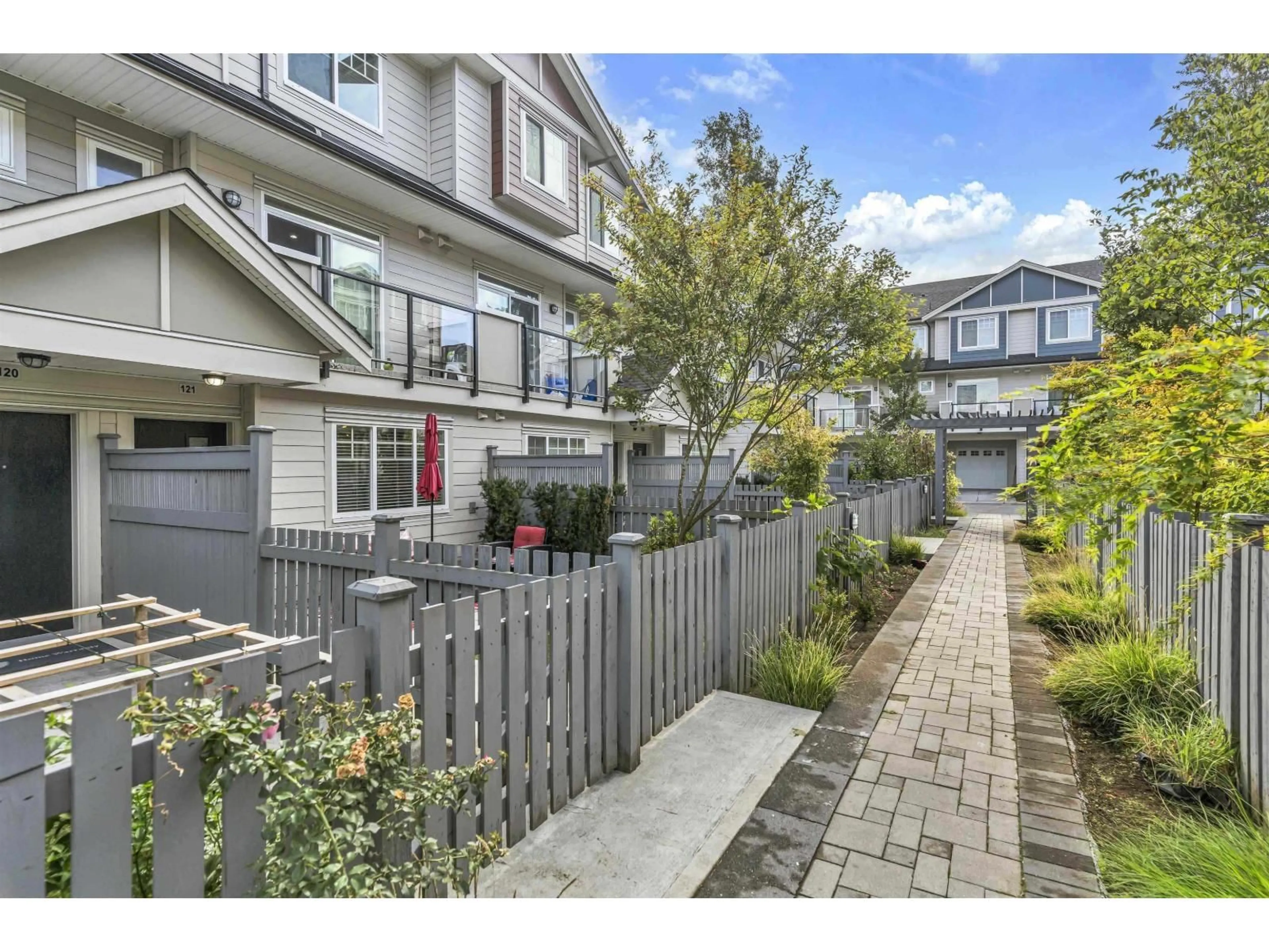 Patio, street for 121 - 13898 64, Surrey British Columbia V3W1L6