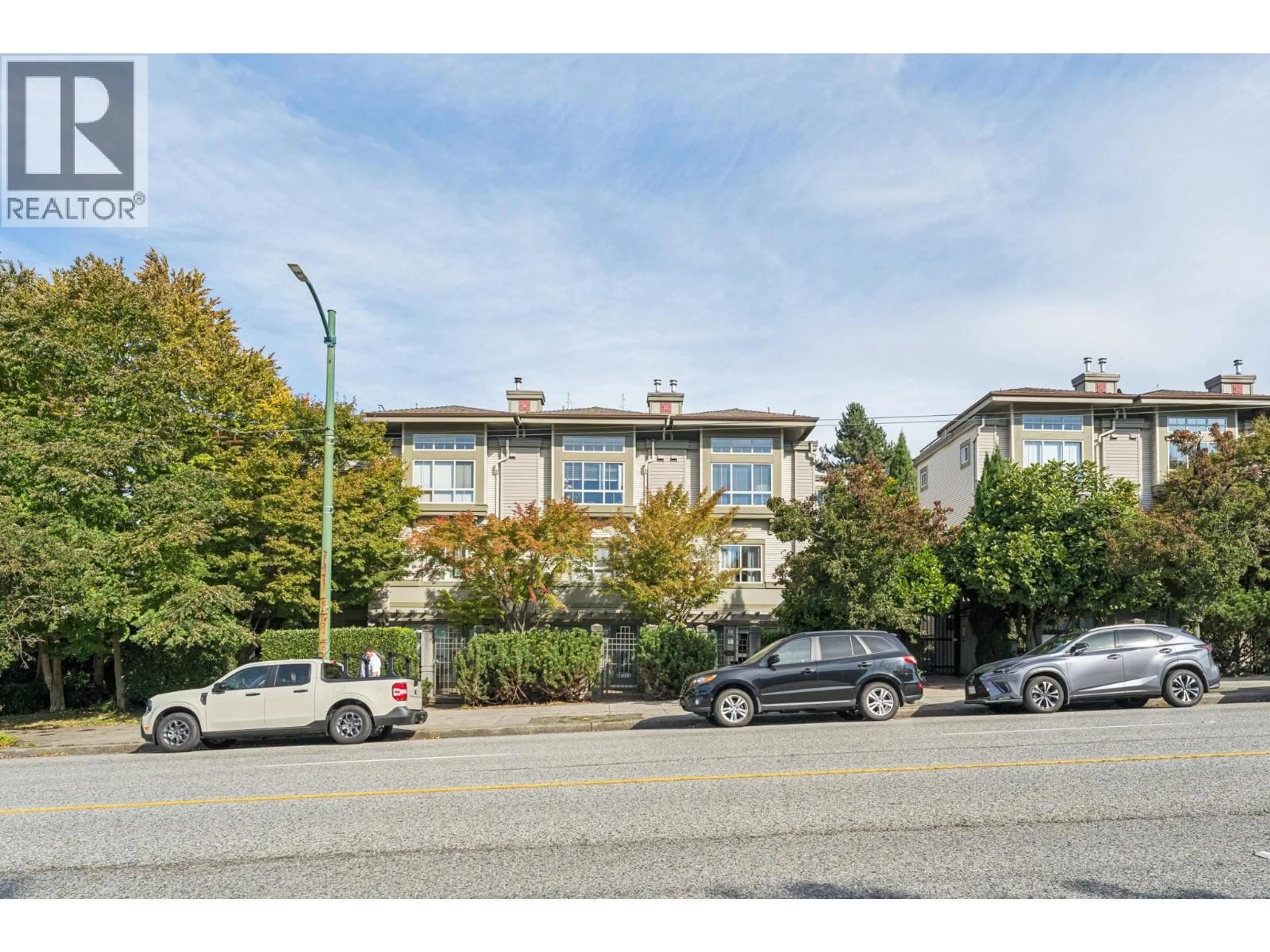 Unknown for 11 - 2375 BROADWAY, Vancouver British Columbia V6K2E6