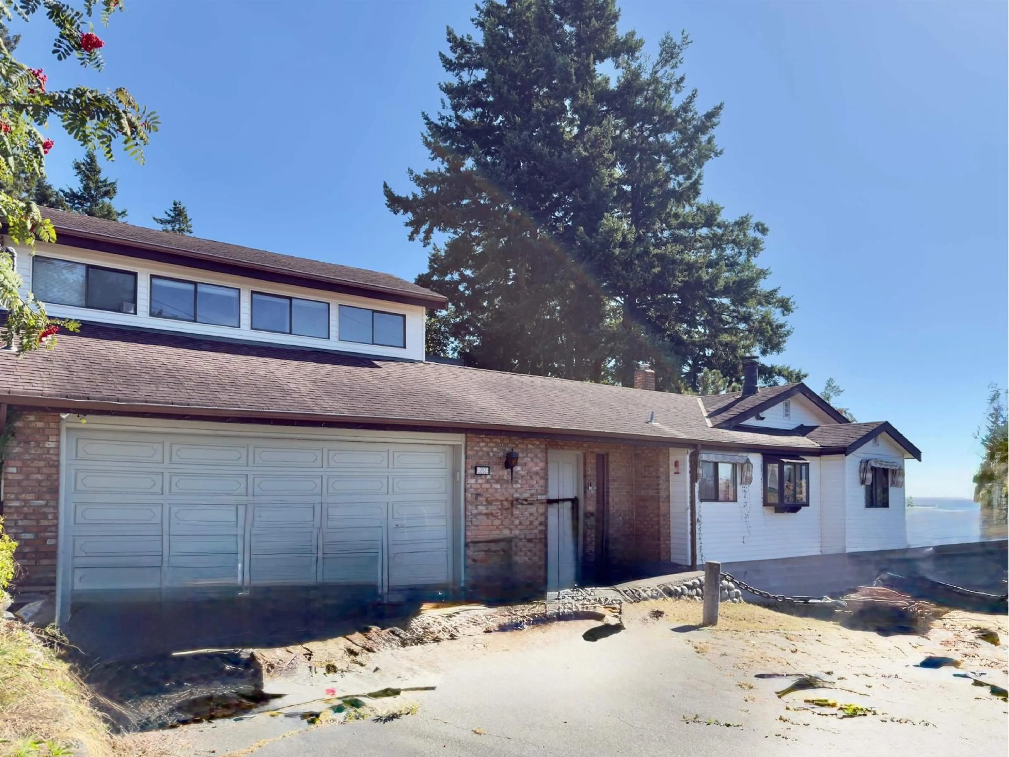 Unknown for 1352 OXFORD, White Rock British Columbia V4B3R2