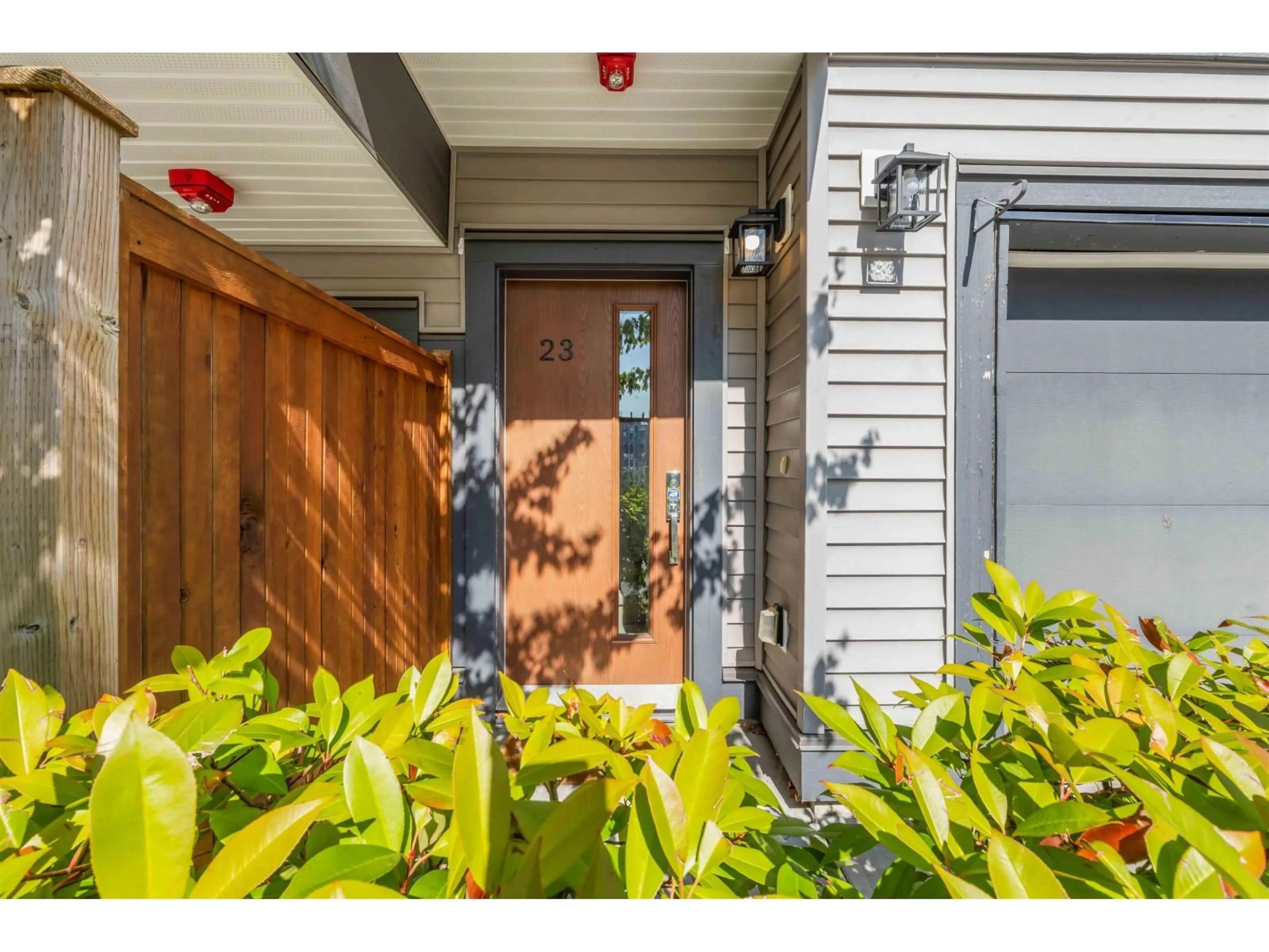Indoor entryway for 23 - 20849 78B, Langley British Columbia V2Y0X6