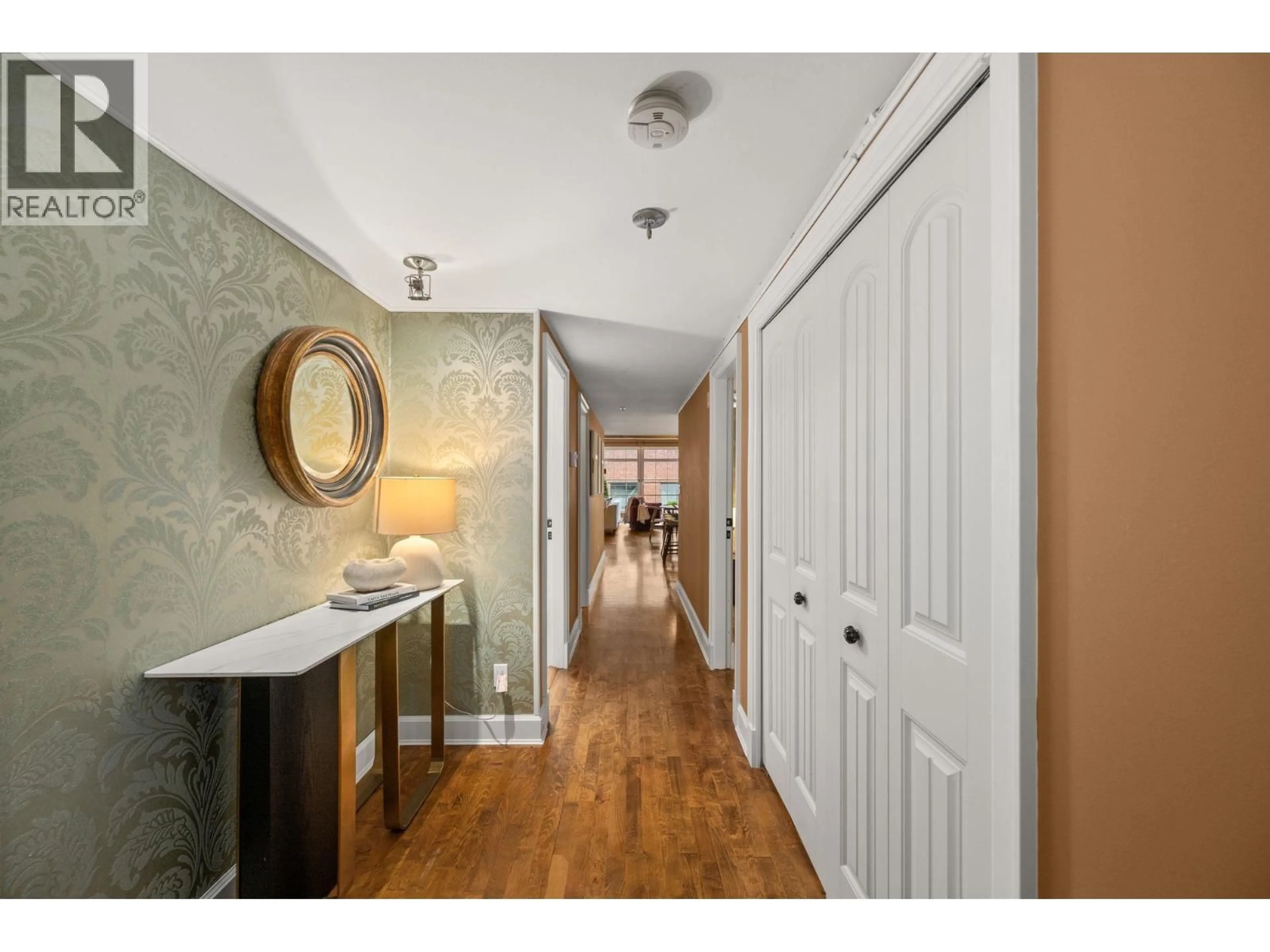 Indoor entryway for 301 - 1155 MAINLAND STREET, Vancouver British Columbia V6B5P2