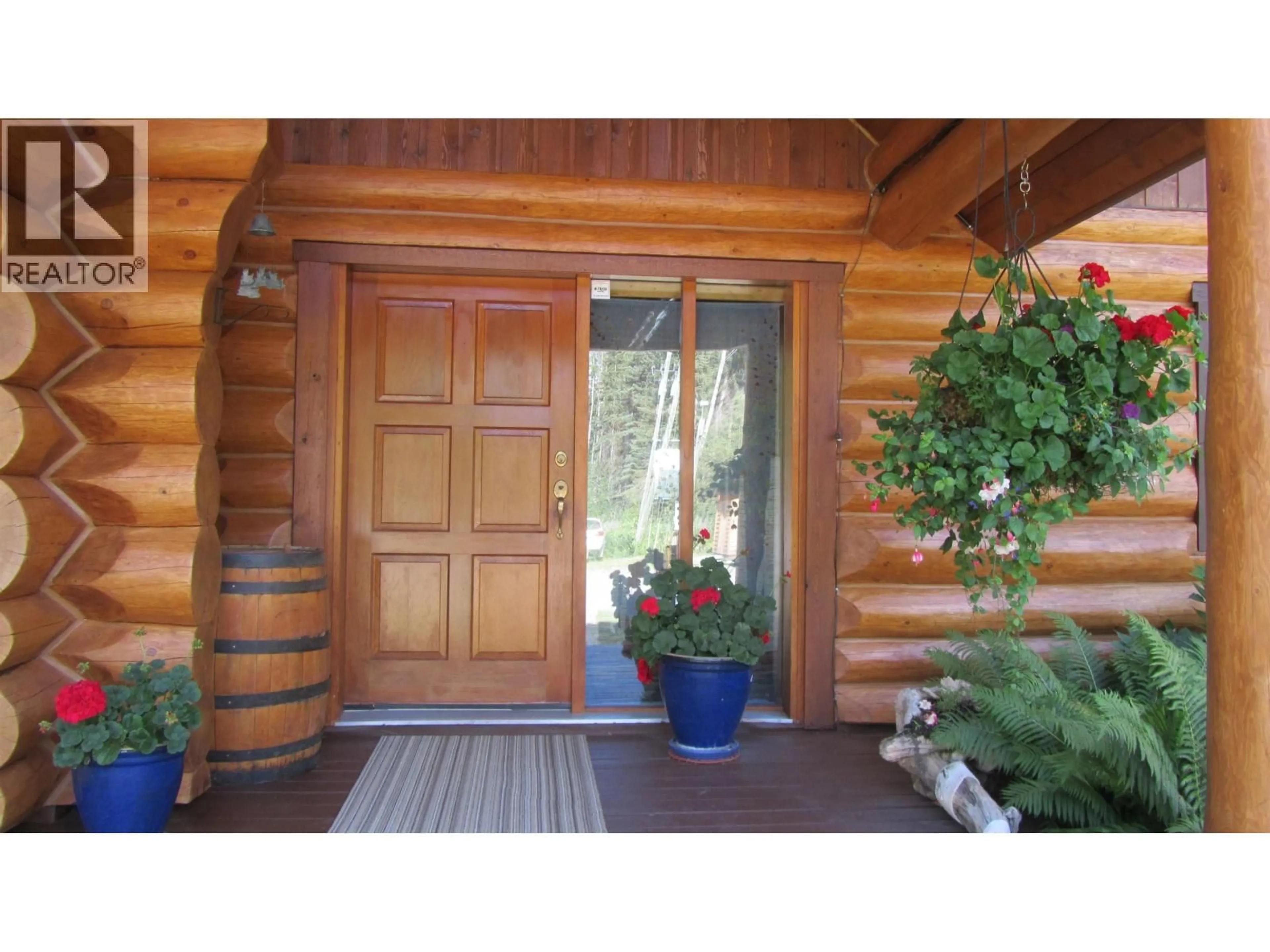 Indoor entryway for 8528 LITTLE FORT 24 HIGHWAY, Bridge Lake British Columbia V0K1E0