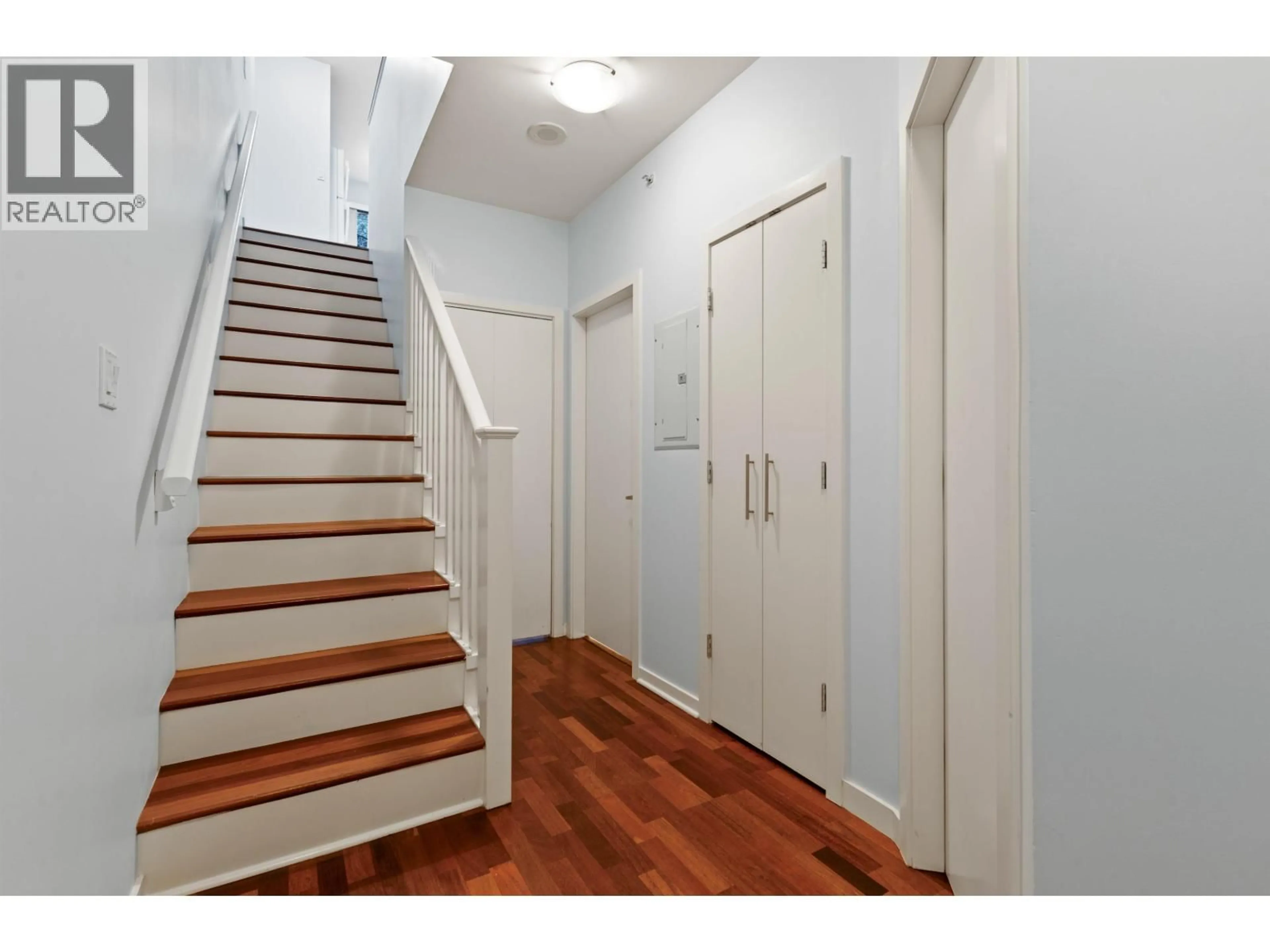 Indoor entryway for 975 BEATTY STREET, Vancouver British Columbia V6Z3C5
