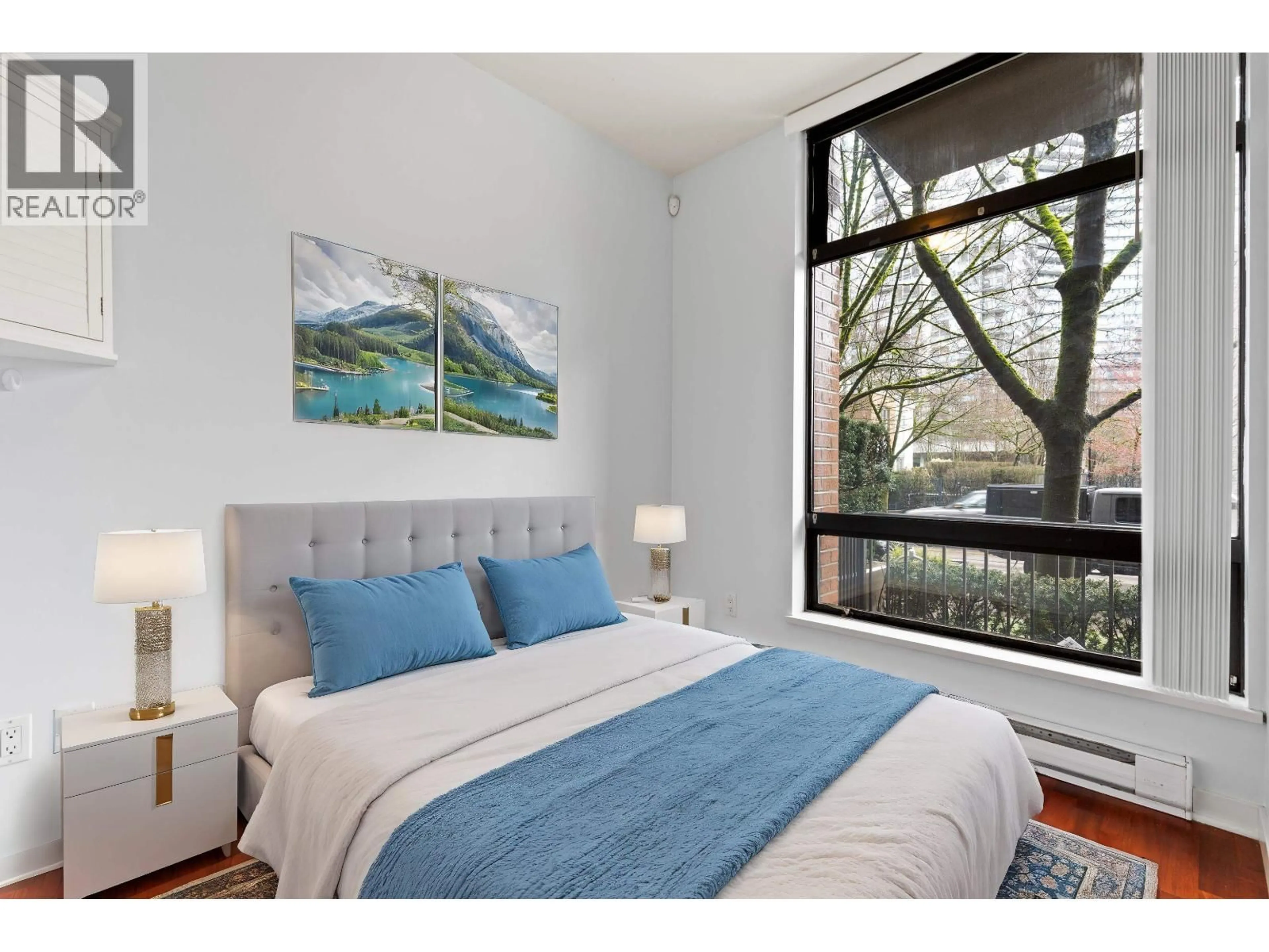 Bedroom with bed, unknown for 975 BEATTY STREET, Vancouver British Columbia V6Z3C5