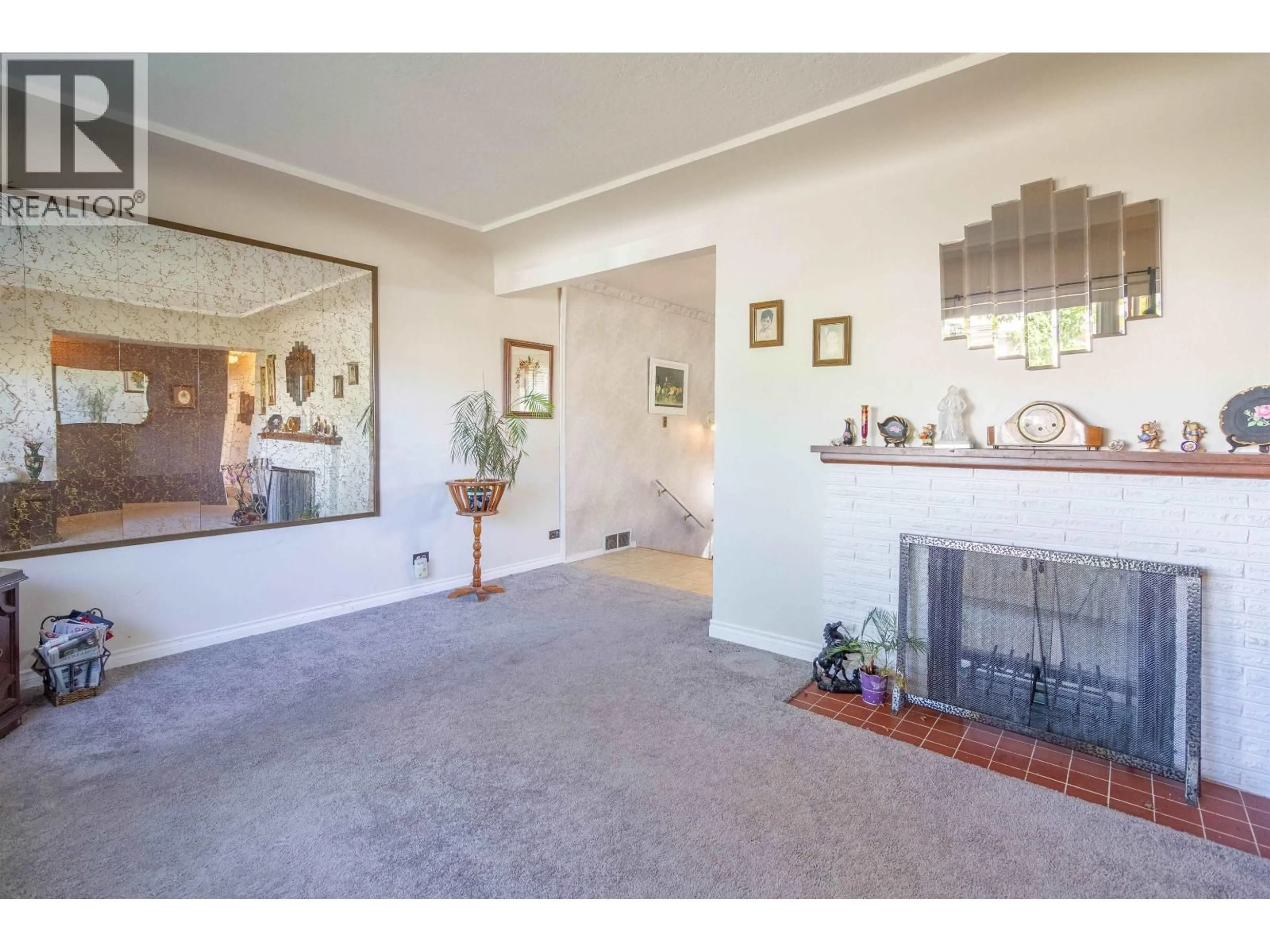 A pic of a room for 4342 PARKER STREET, Burnaby British Columbia V5C3C5
