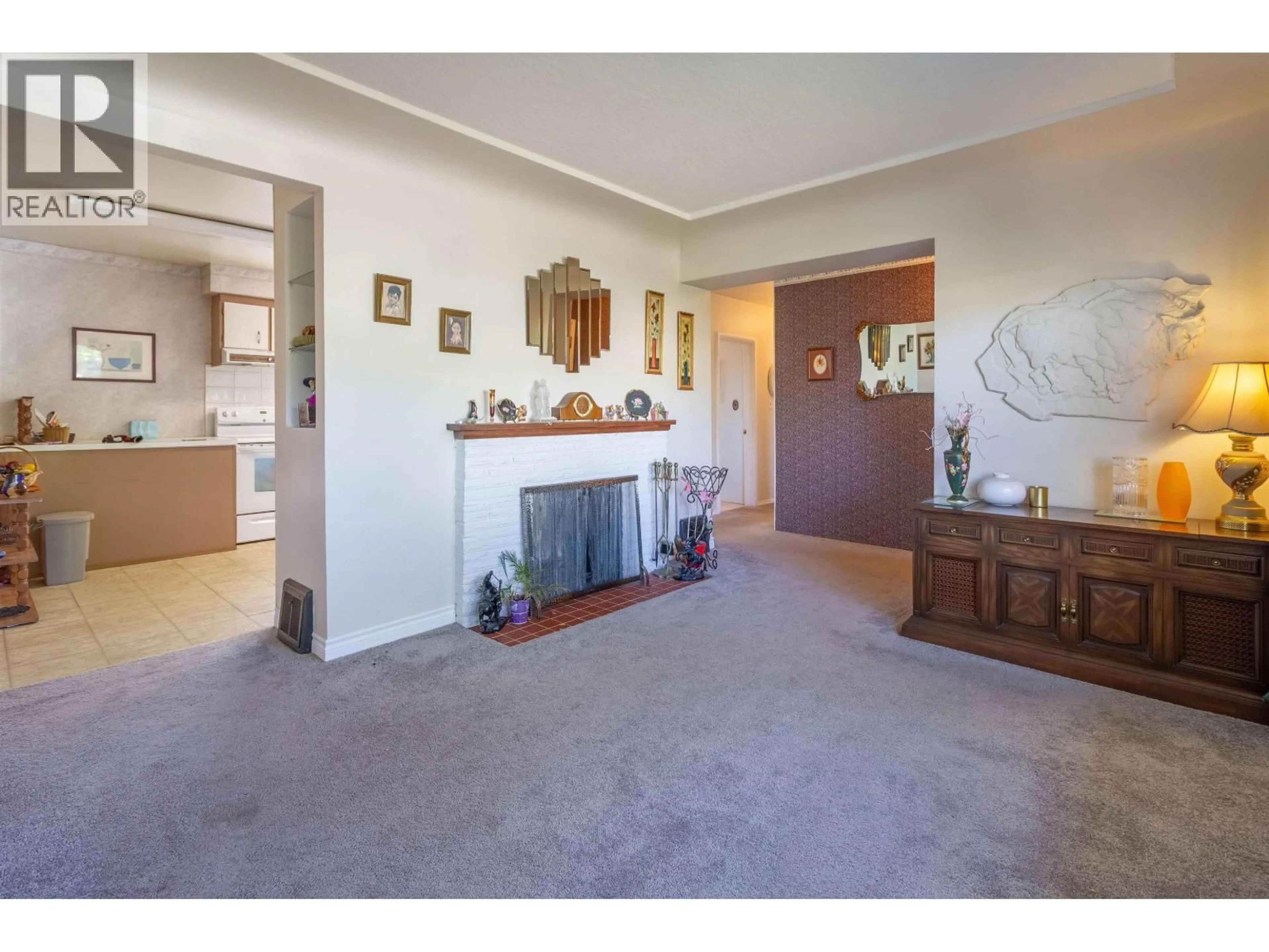 Unknown for 4342 PARKER STREET, Burnaby British Columbia V5C3C5