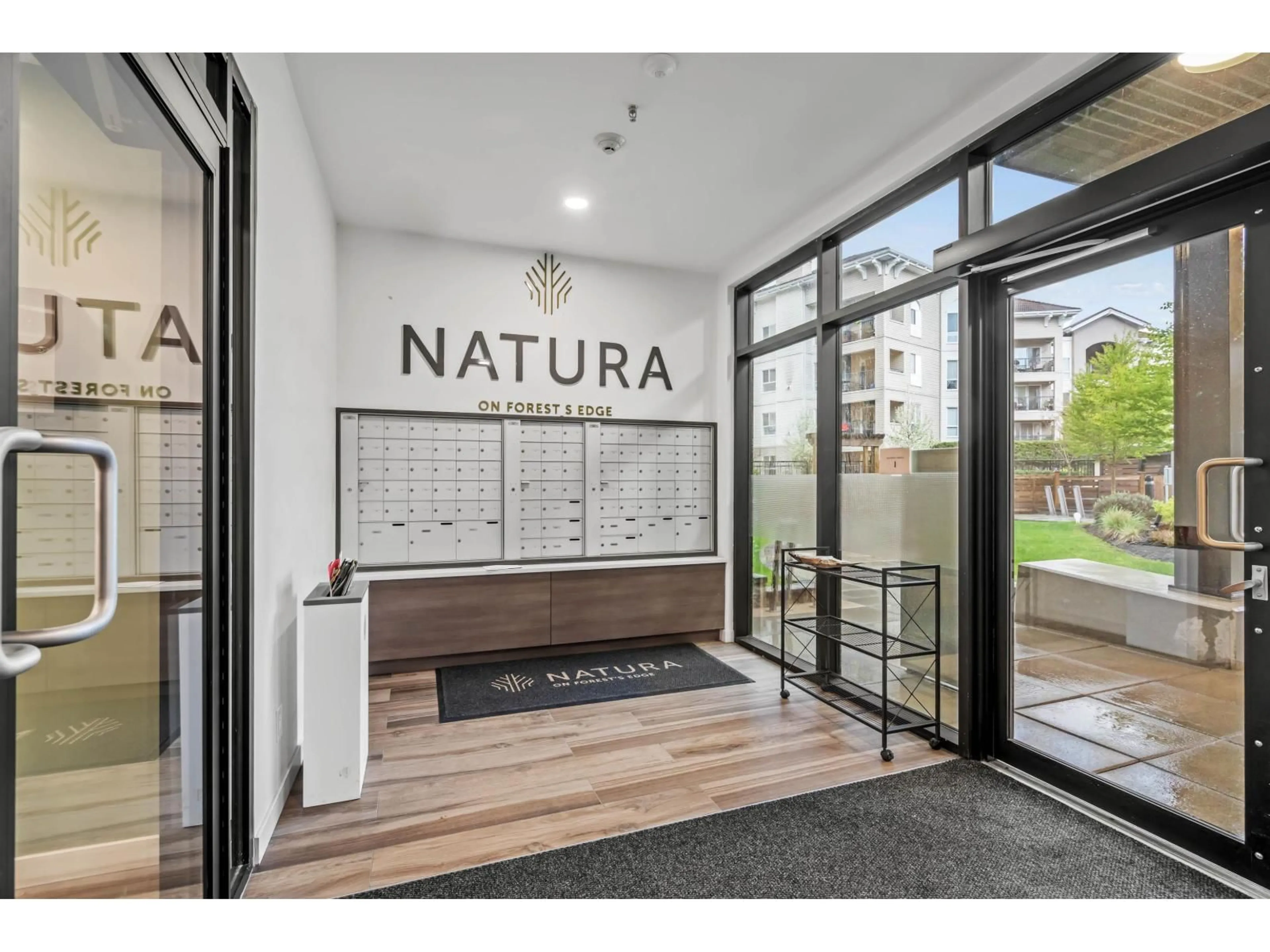 Indoor entryway for 502 - 3182 GLADWIN, Abbotsford British Columbia V2T0K8
