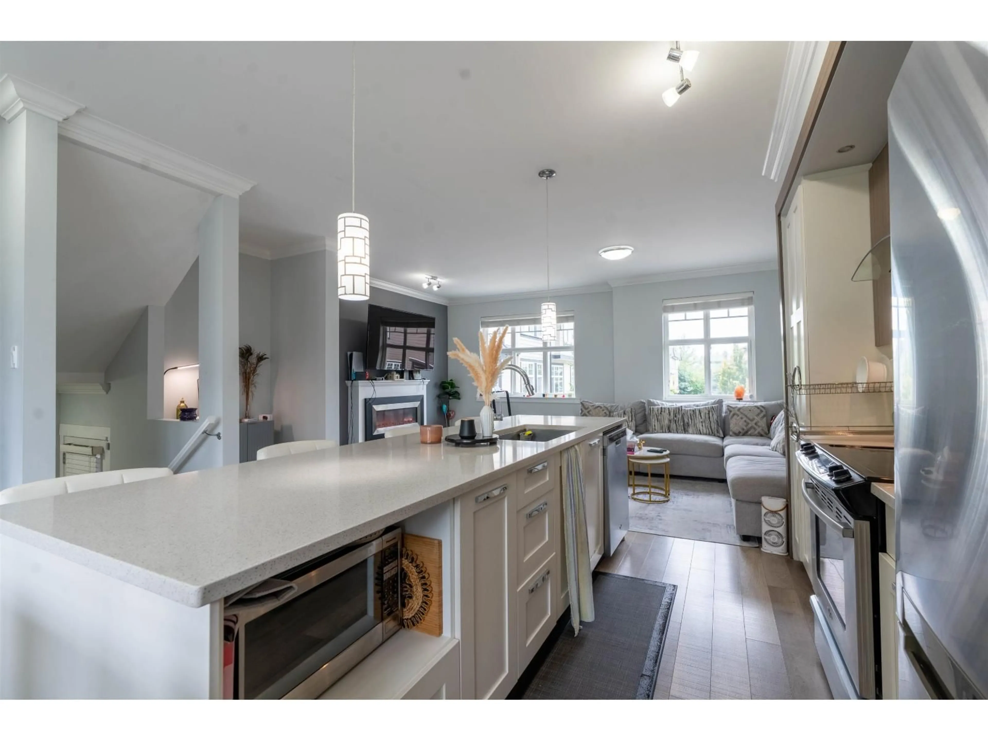 Open concept kitchen, unknown for 61 - 6350 142, Surrey British Columbia V3X1C8