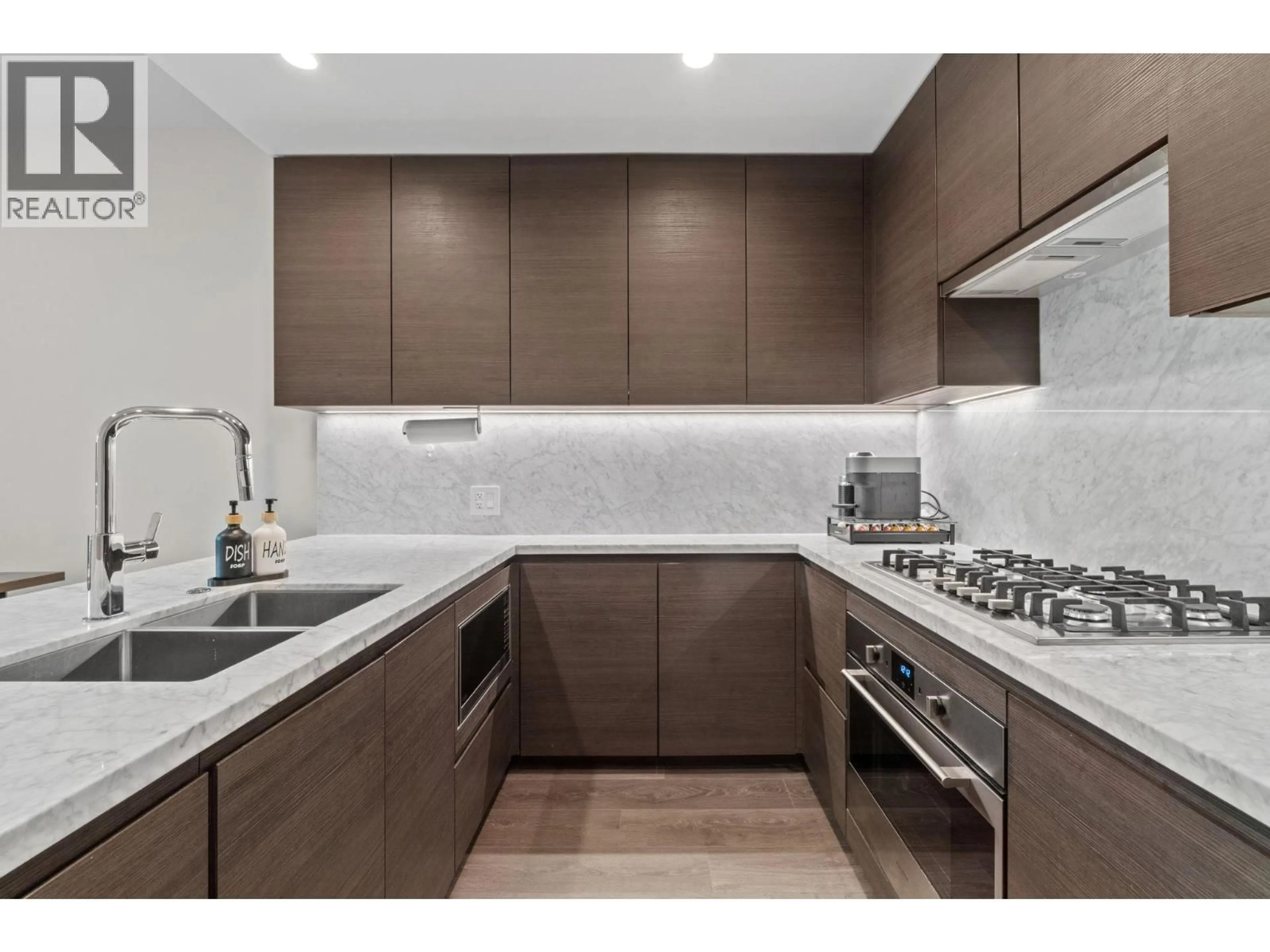 Standard kitchen, unknown for 405 - 305 MORRISSEY ROAD, Port Moody British Columbia V3H0M3