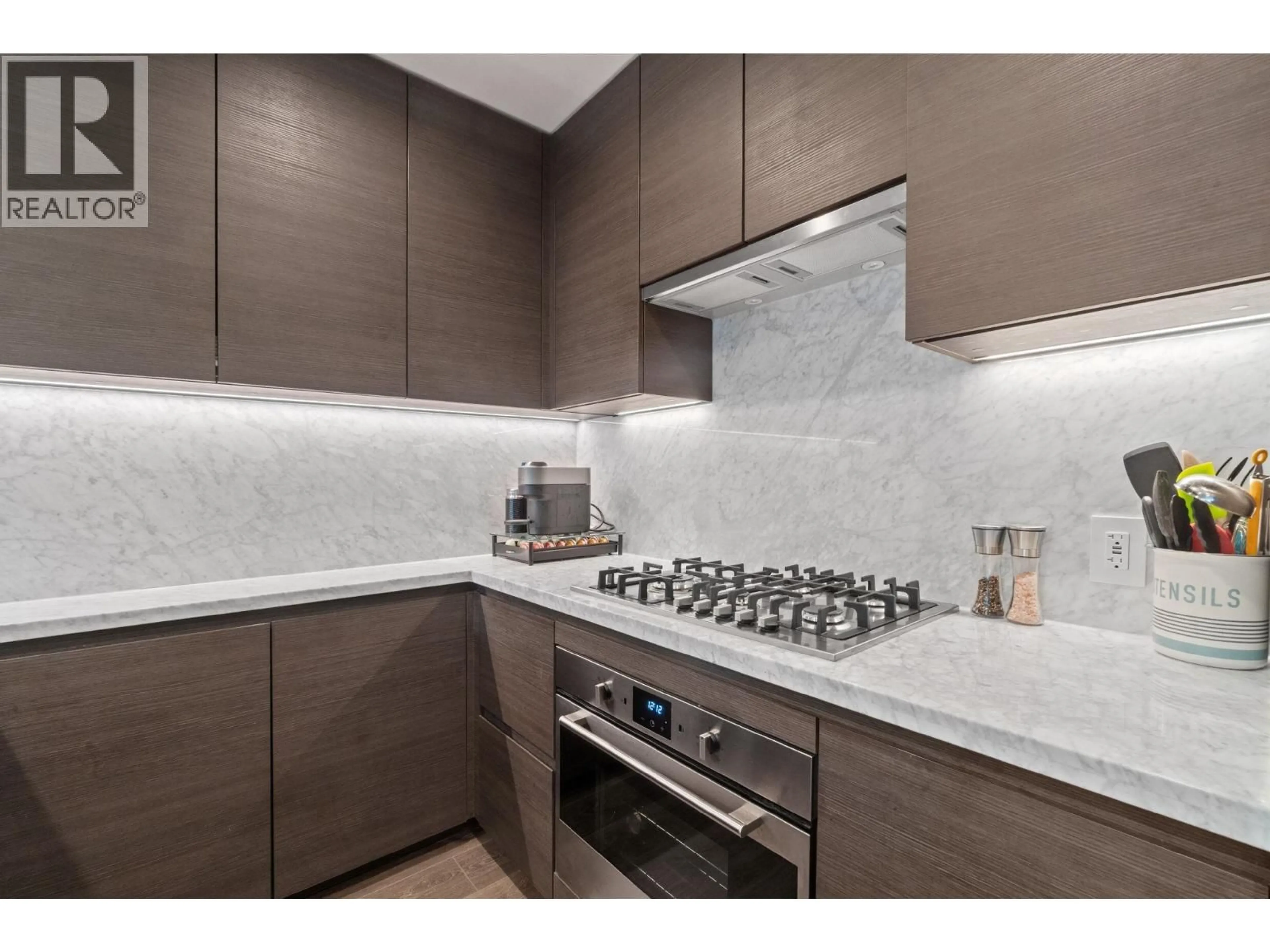 Standard kitchen, ceramic/tile floor for 405 - 305 MORRISSEY ROAD, Port Moody British Columbia V3H0M3
