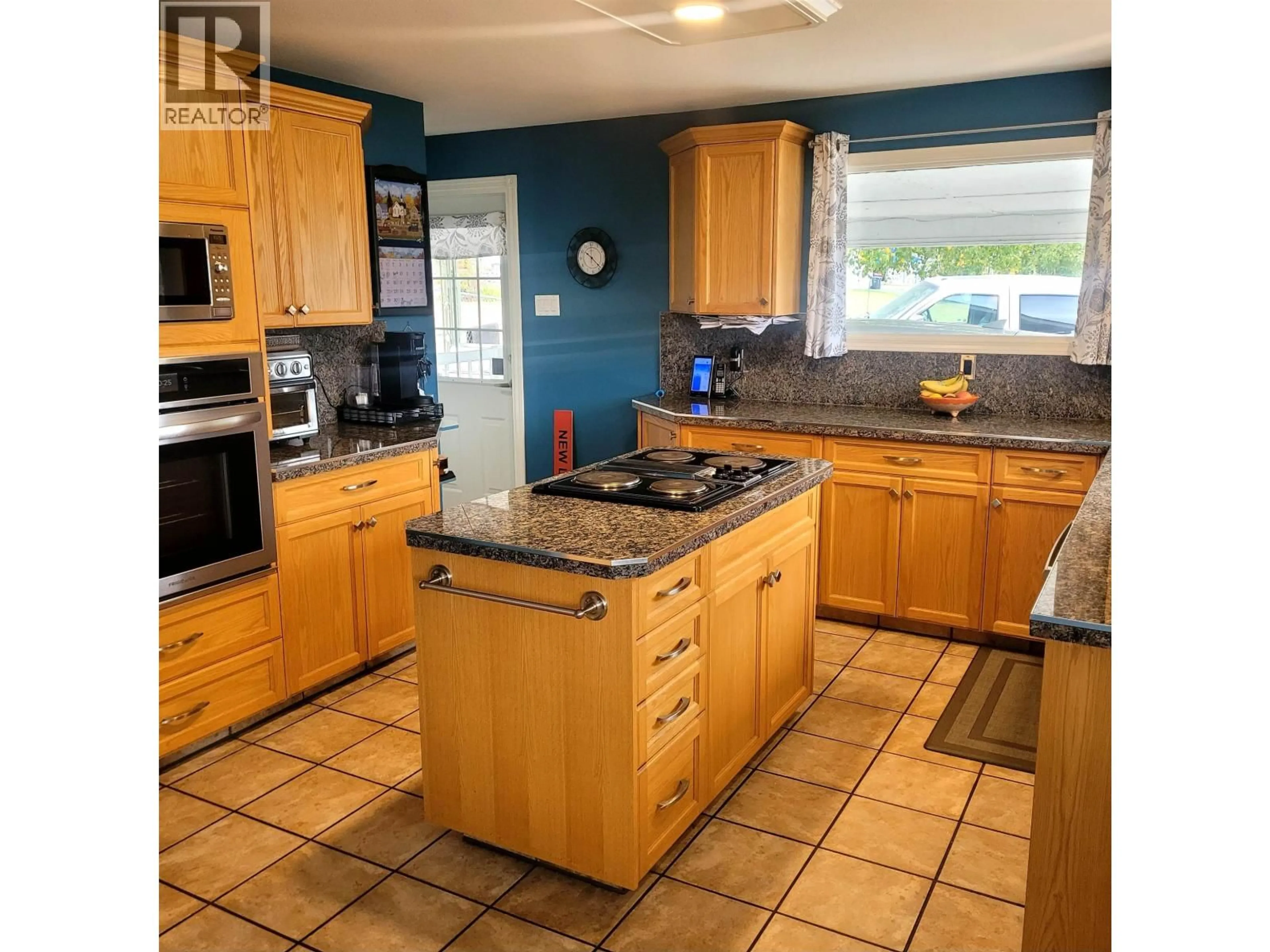 Open concept kitchen, unknown for 1651 SOUTH LAKESIDE DRIVE, Williams Lake British Columbia V2G3A8