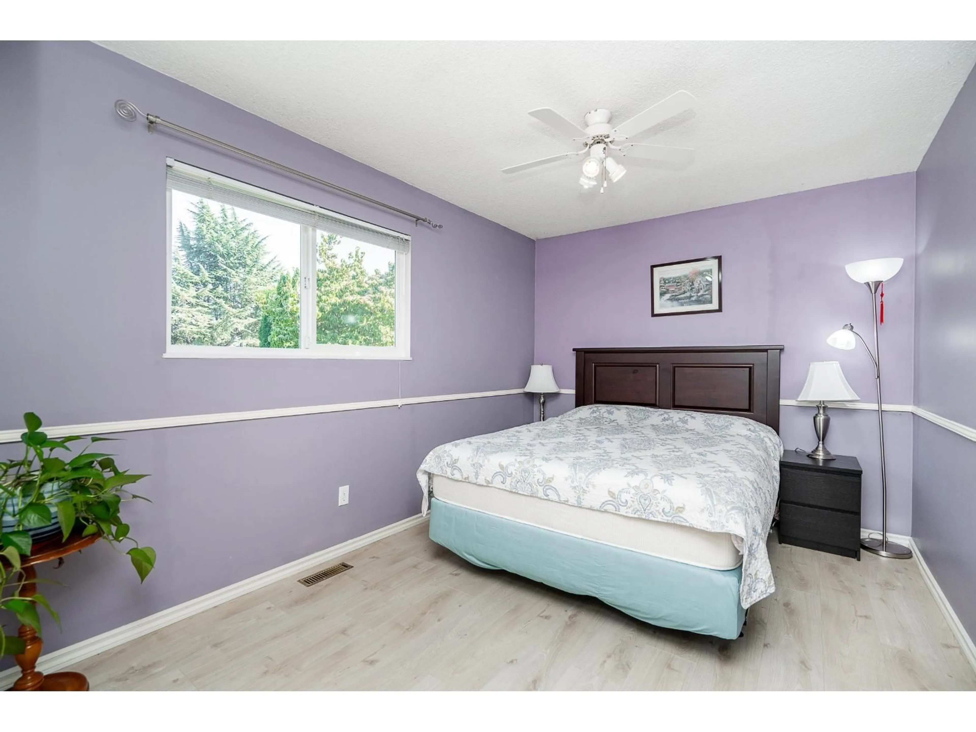 Bedroom with bed, wood/laminate floor for 9674 155A, Surrey British Columbia V3R7N8