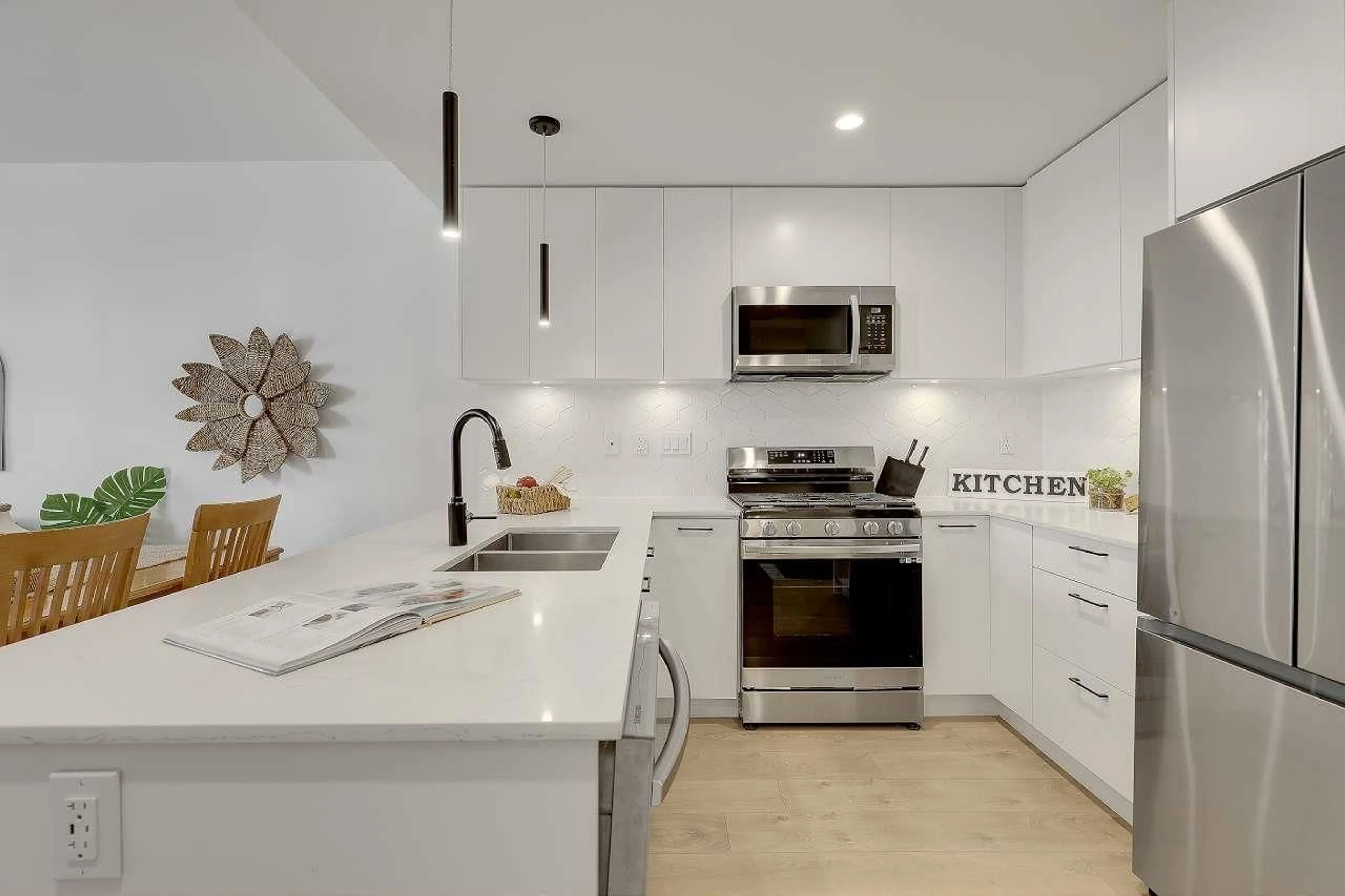 Contemporary kitchen, ceramic/tile floor for F208 - 8353 200A, Langley British Columbia V2Y5K7