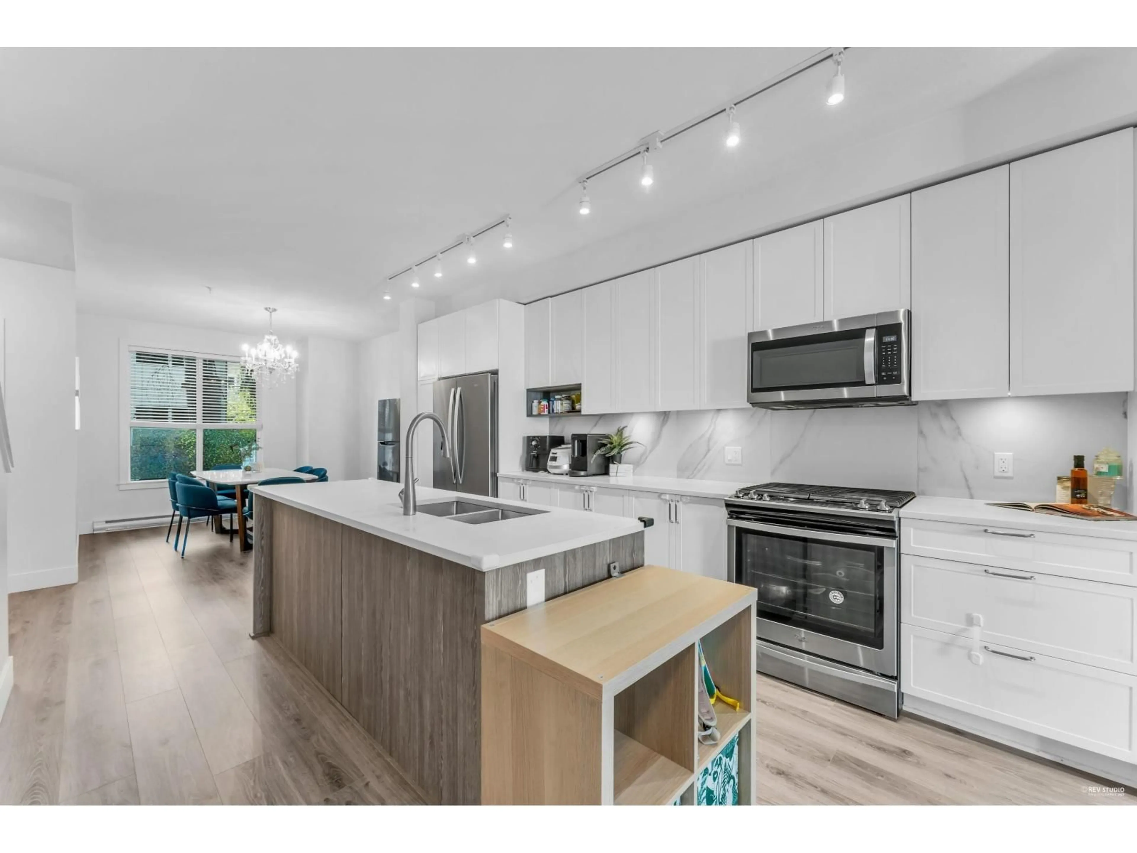 Open concept kitchen, unknown for 134 - 9718 161A, Surrey British Columbia V4N6S7