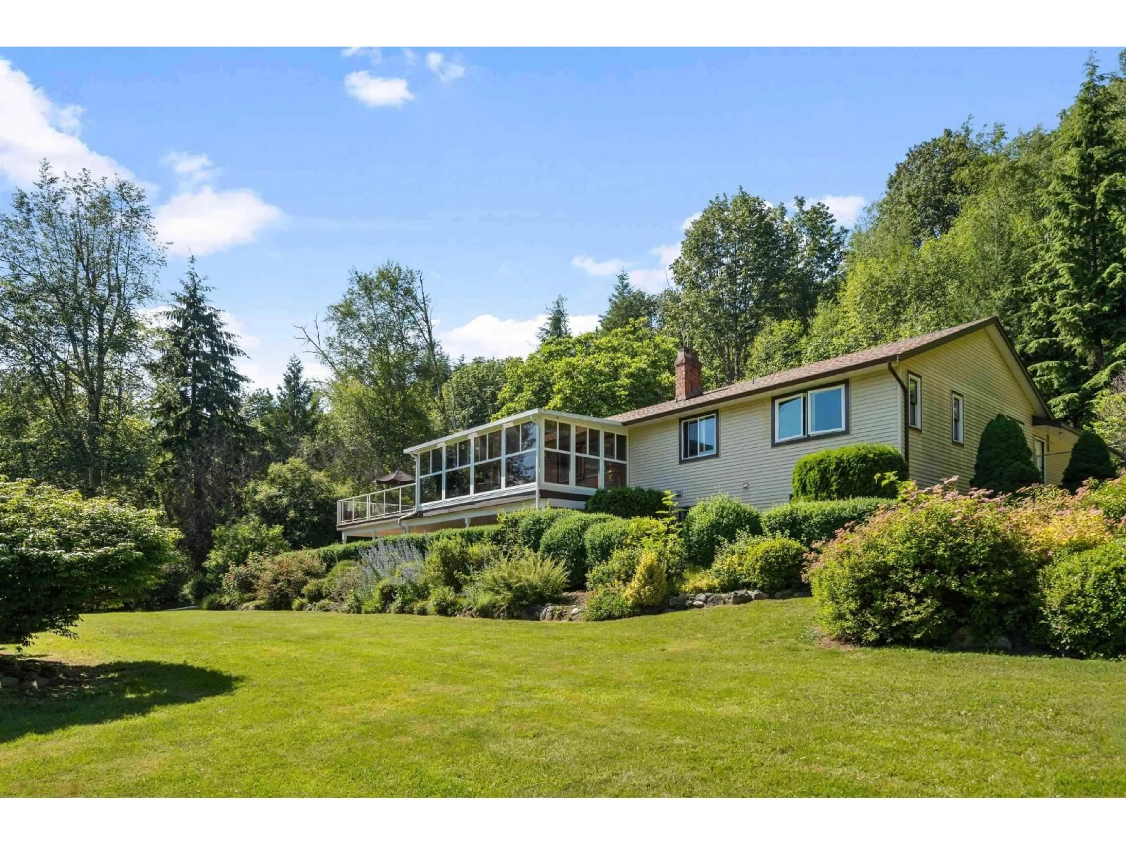 A pic from outside/outdoor area/front of a property/back of a property/a pic from drone, water/lake/river/ocean view for 31155 OLSON, Mission British Columbia V4S1E8
