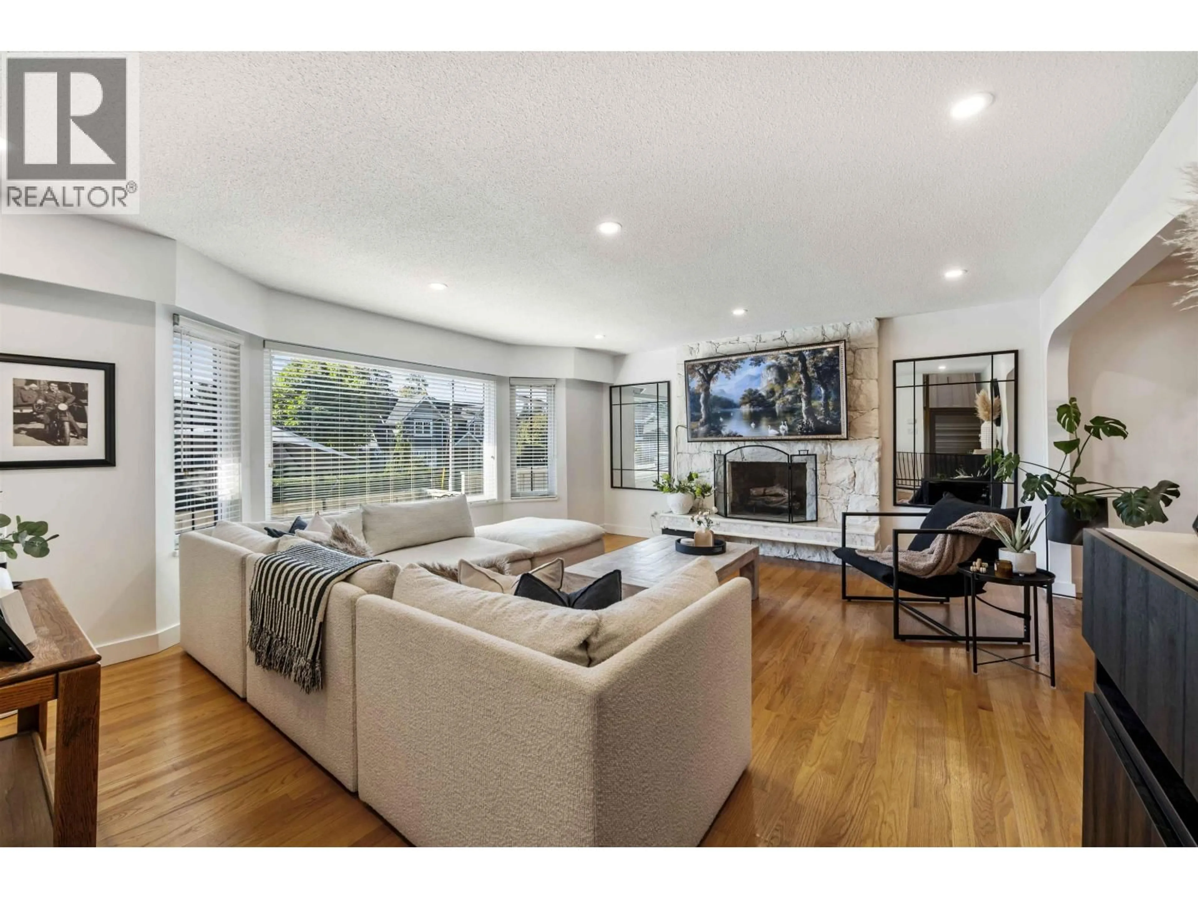Living room with furniture, wood/laminate floor for 1419 HAVERSLEY AVENUE, Coquitlam British Columbia V3J1V5