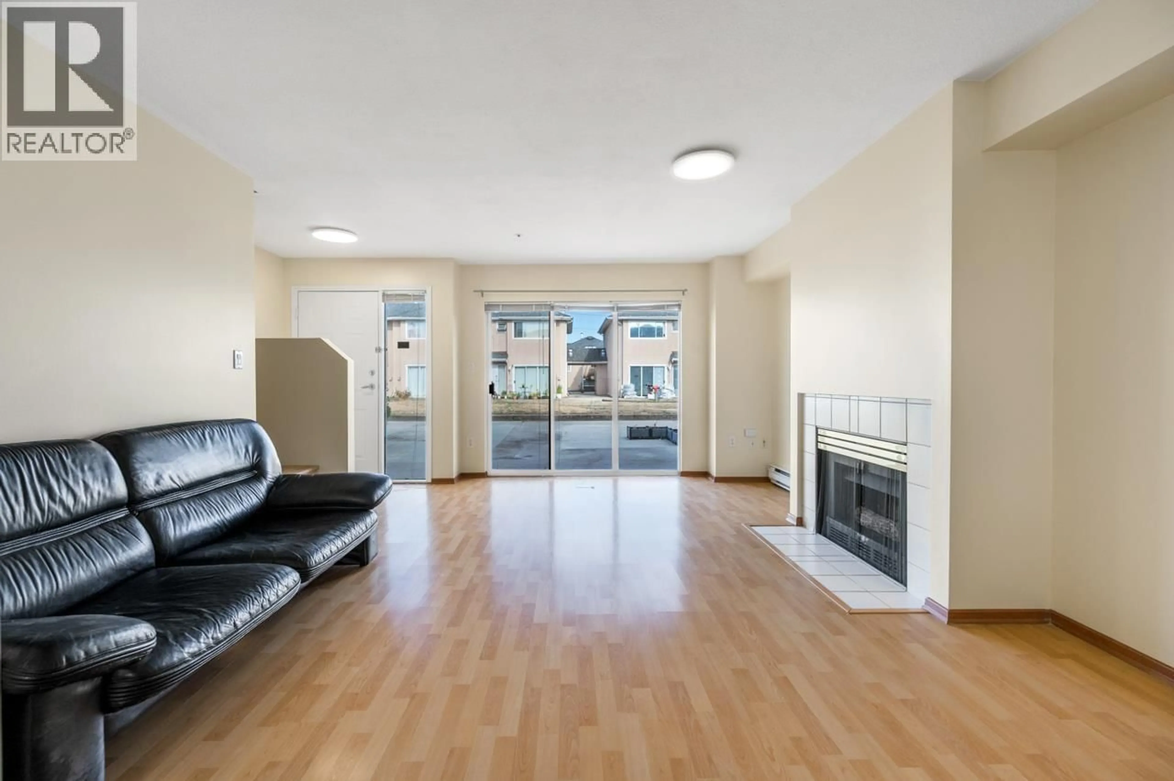 Living room with furniture, unknown for 211 - 2211 NO. 4 ROAD, Richmond British Columbia V6X3X1