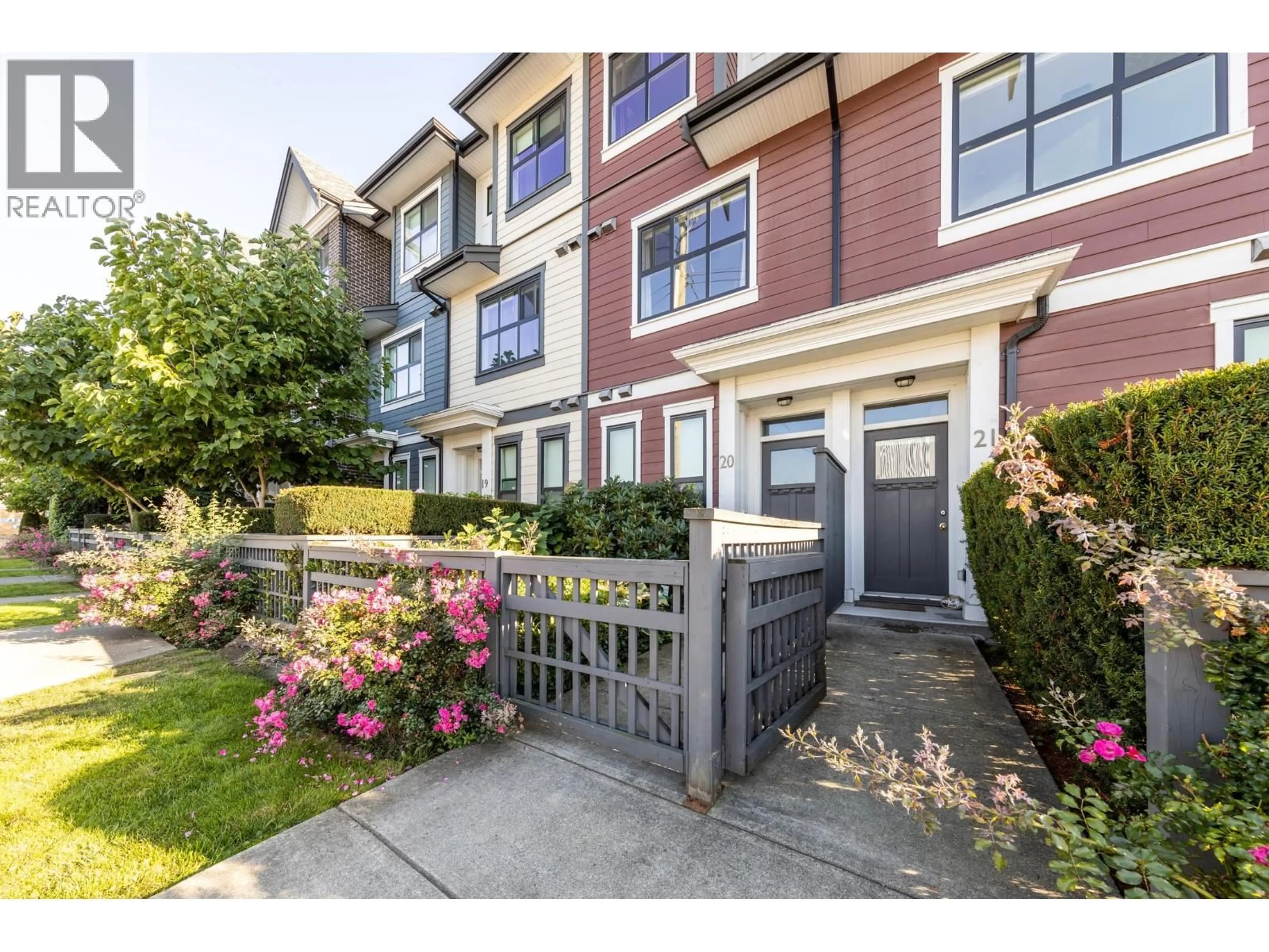 Unknown for 21 - 7039 MACPHERSON AVENUE, Burnaby British Columbia V5J4N4