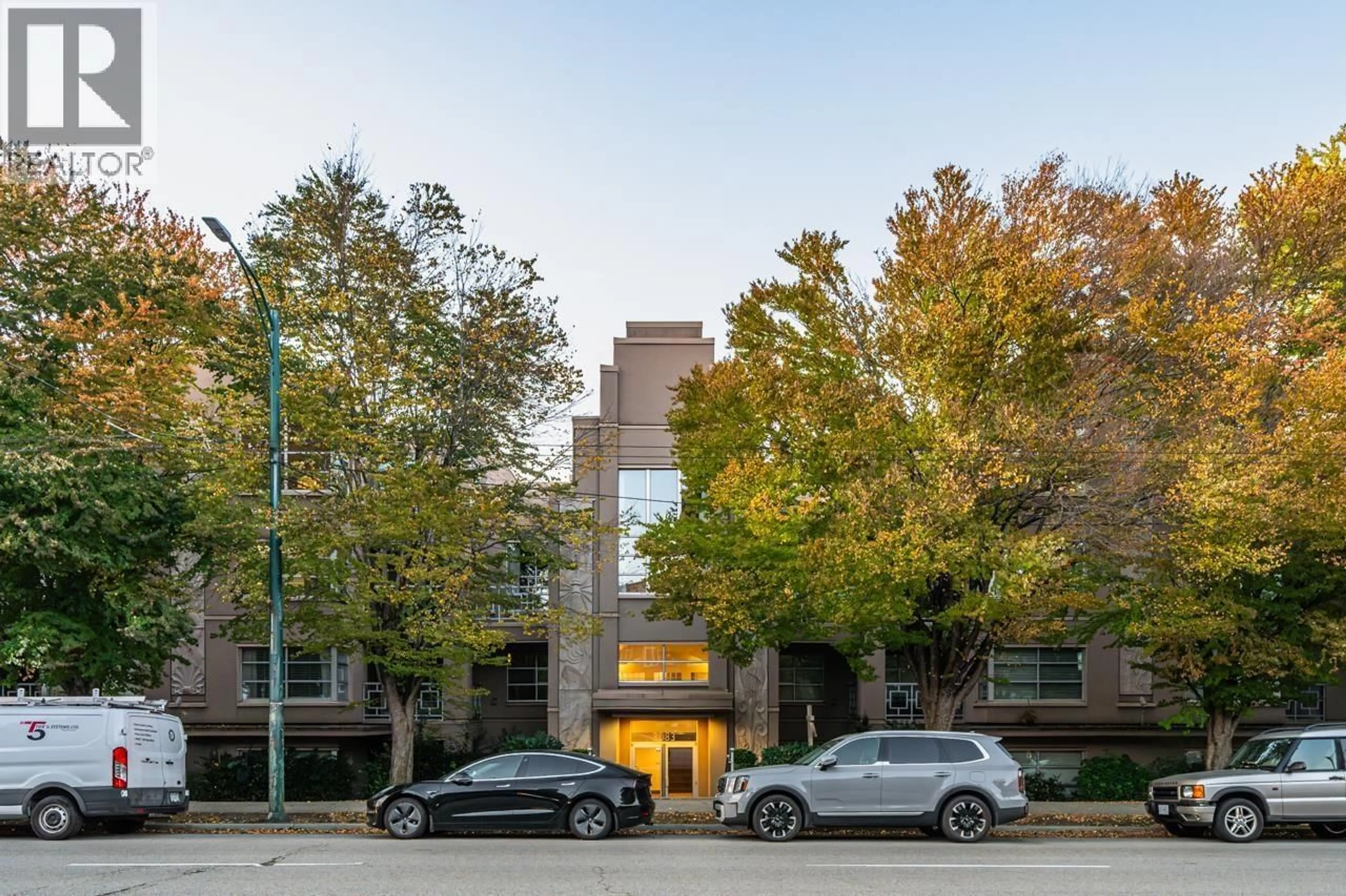 Unknown for 403 - 3083 4TH AVENUE, Vancouver British Columbia V6K1R5