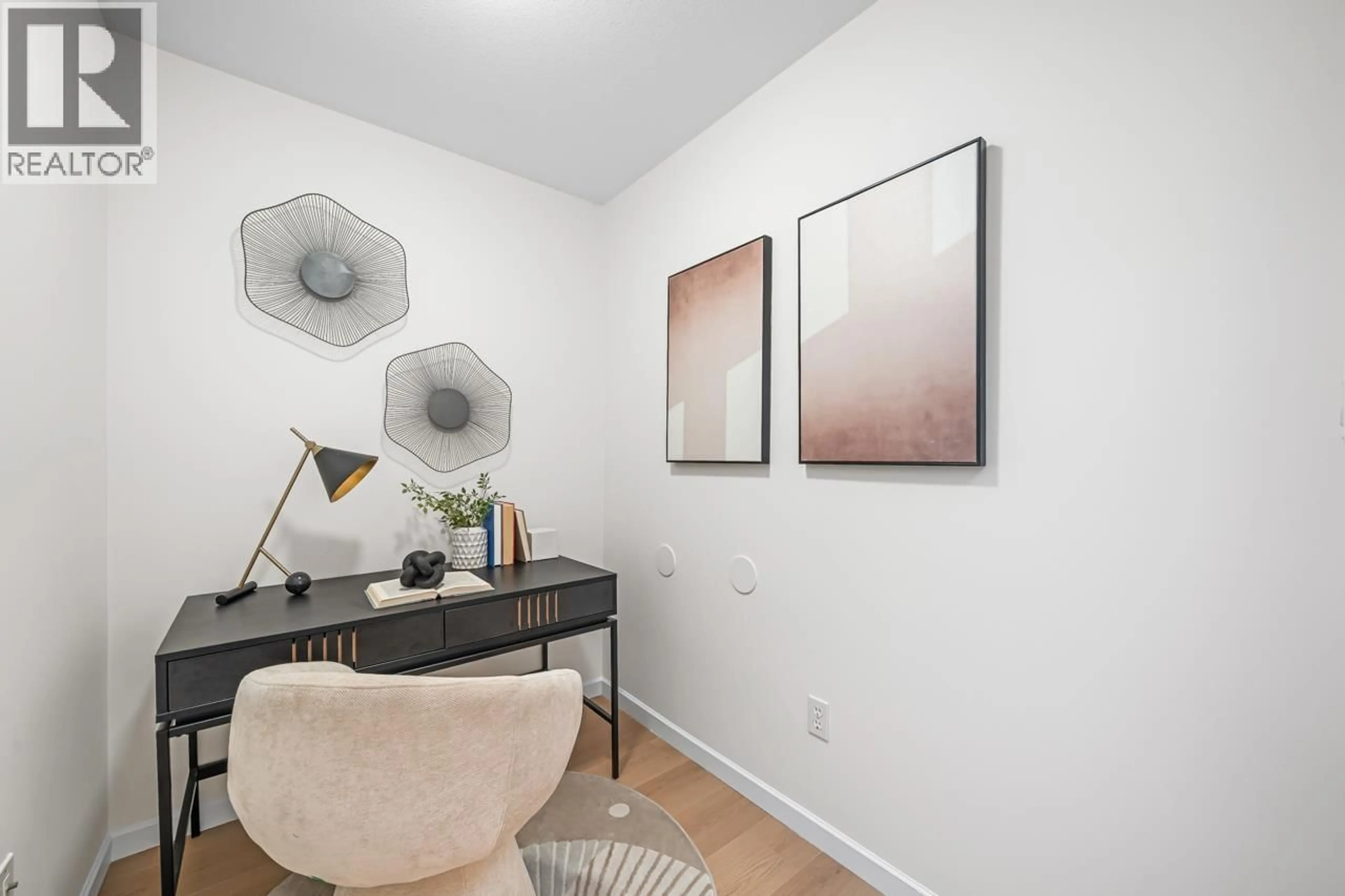 A pic of a room for 403 - 3083 4TH AVENUE, Vancouver British Columbia V6K1R5