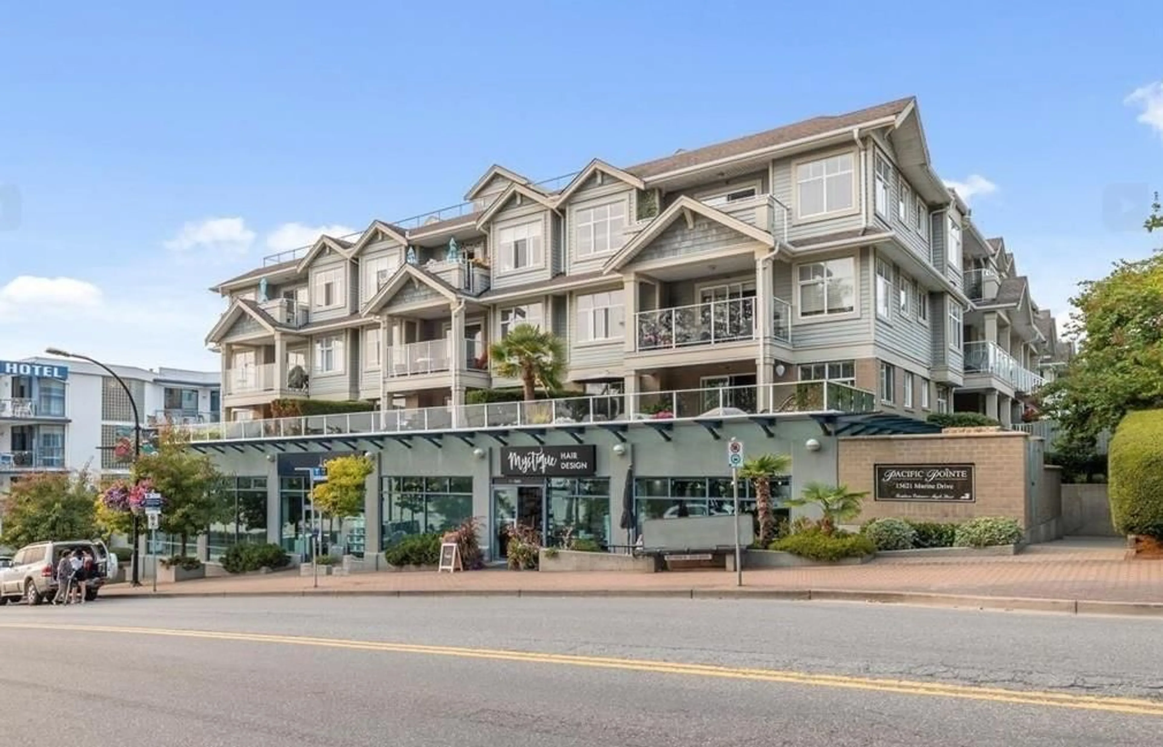 Unknown for 204 - 15621 MARINE, White Rock British Columbia V4B1E1