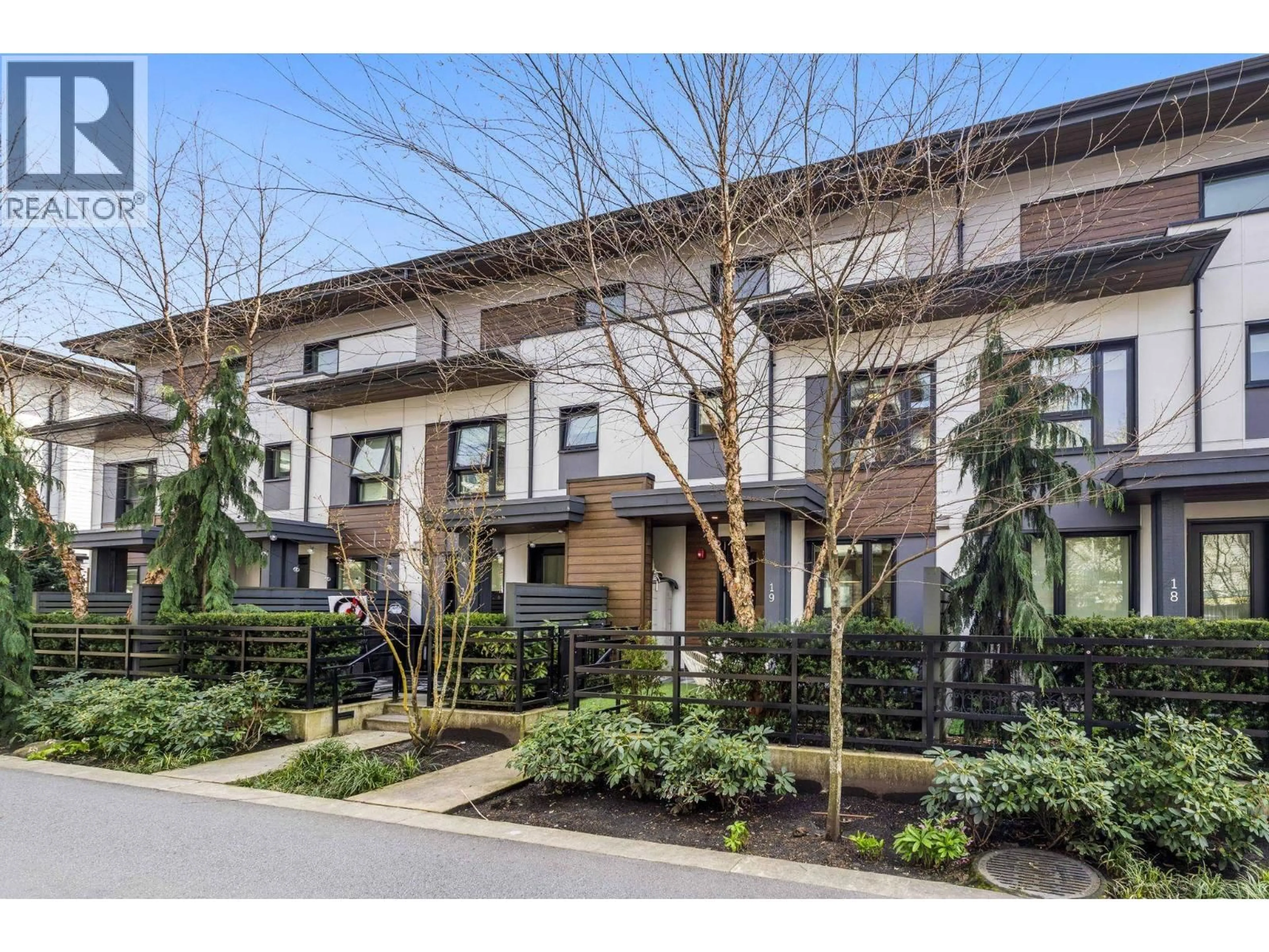 Unknown for 19 - 528 2ND STREET, North Vancouver British Columbia V7L0G8