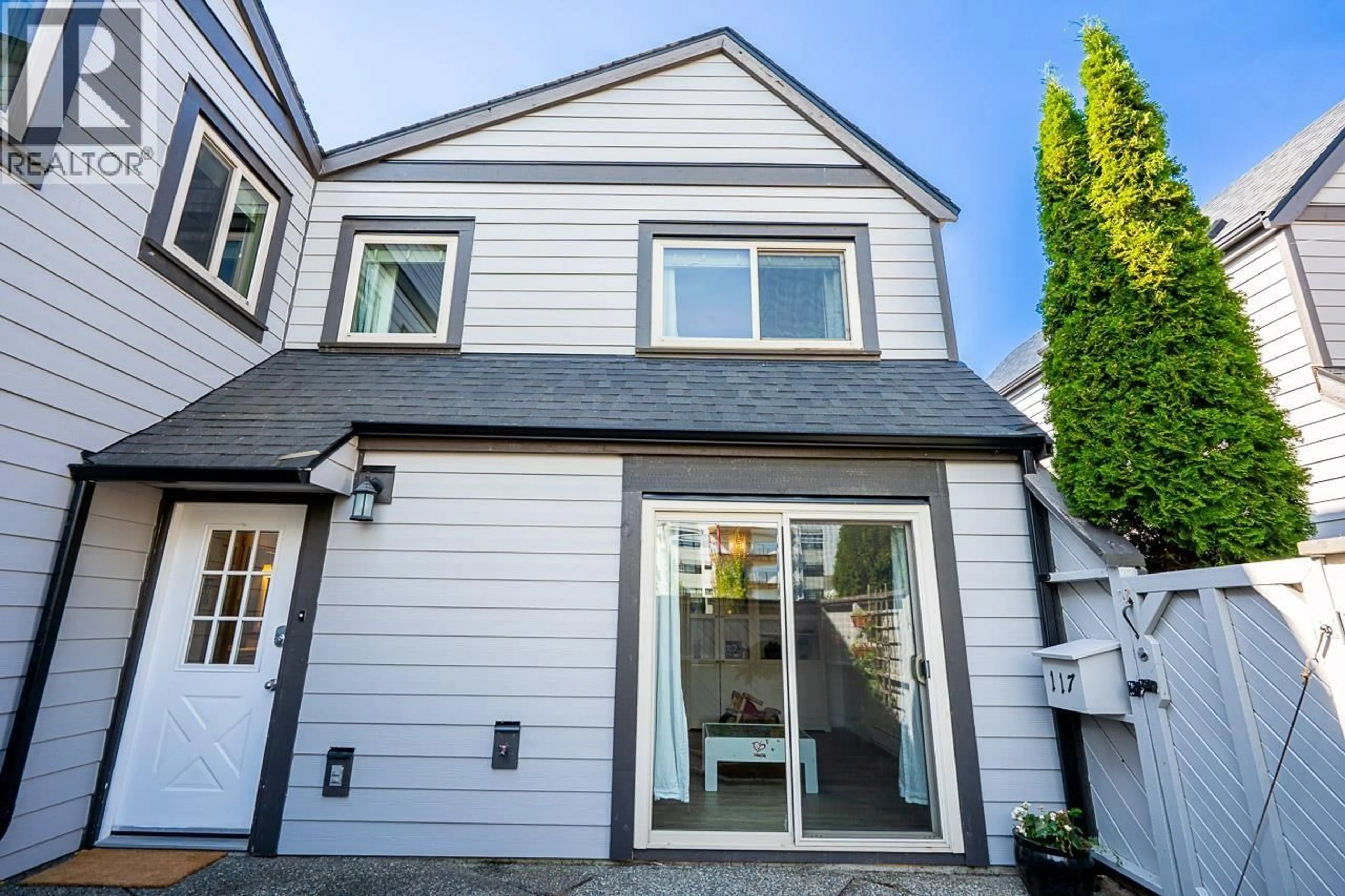 Home with vinyl exterior material, street for 117 - 5421 10 AVENUE, Delta British Columbia V4M3T9