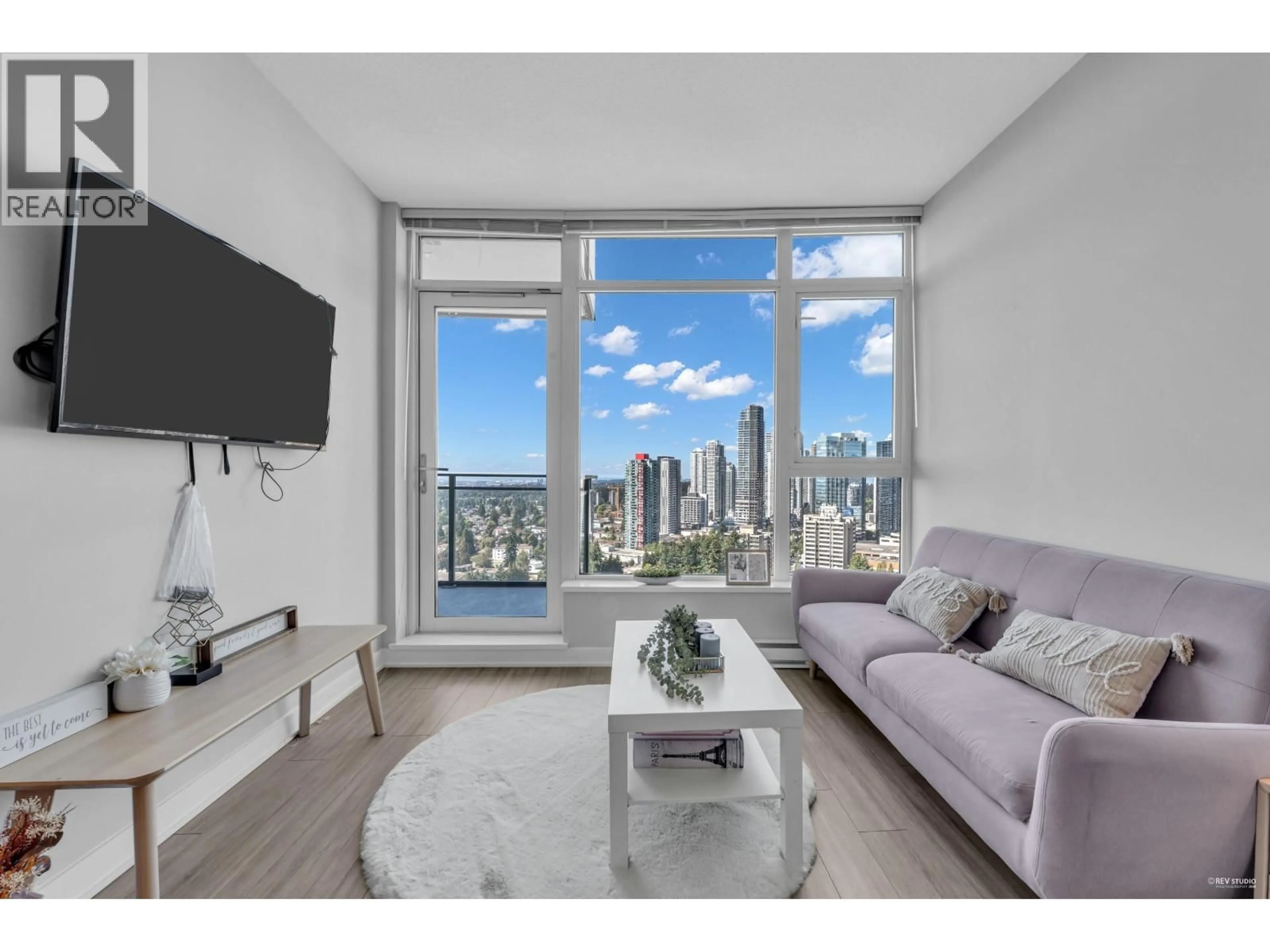 Living room with furniture, unknown for 3002 - 4900 LENNOX LANE, Burnaby British Columbia V5H0G9