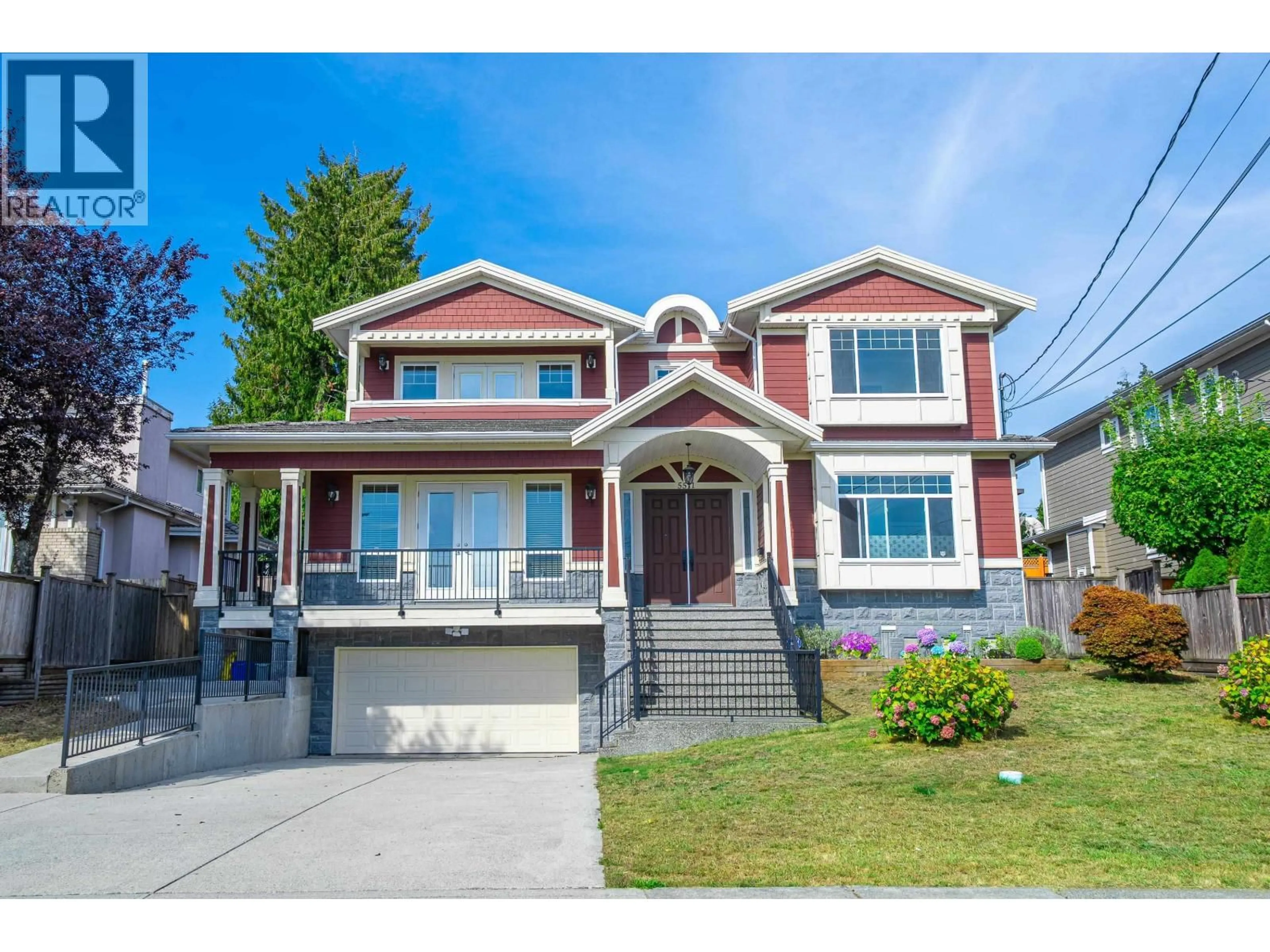 Home with vinyl exterior material, street for 5511 MCKEE STREET, Burnaby British Columbia V5J2T9