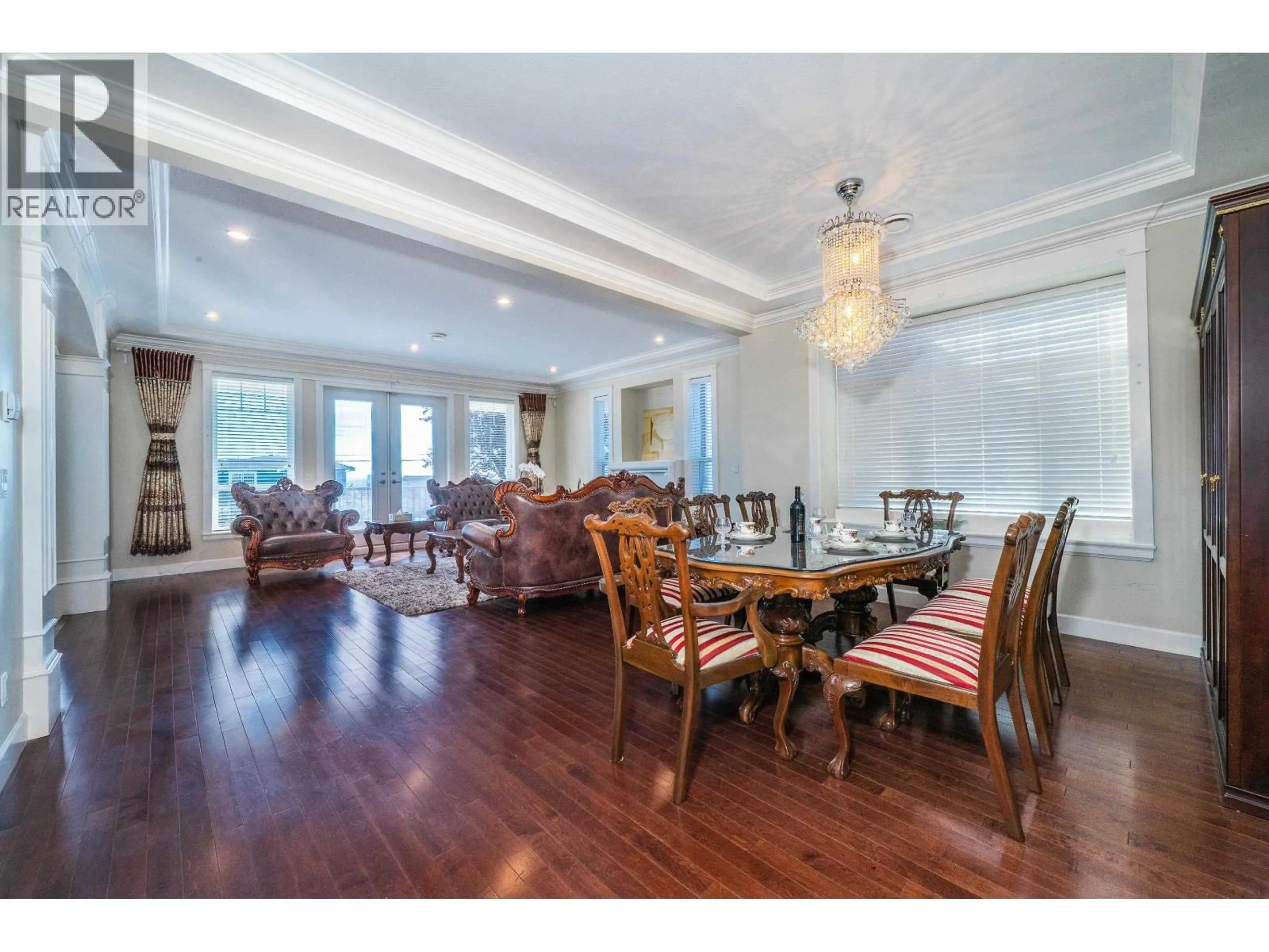 Dining room, wood/laminate floor for 5511 MCKEE STREET, Burnaby British Columbia V5J2T9