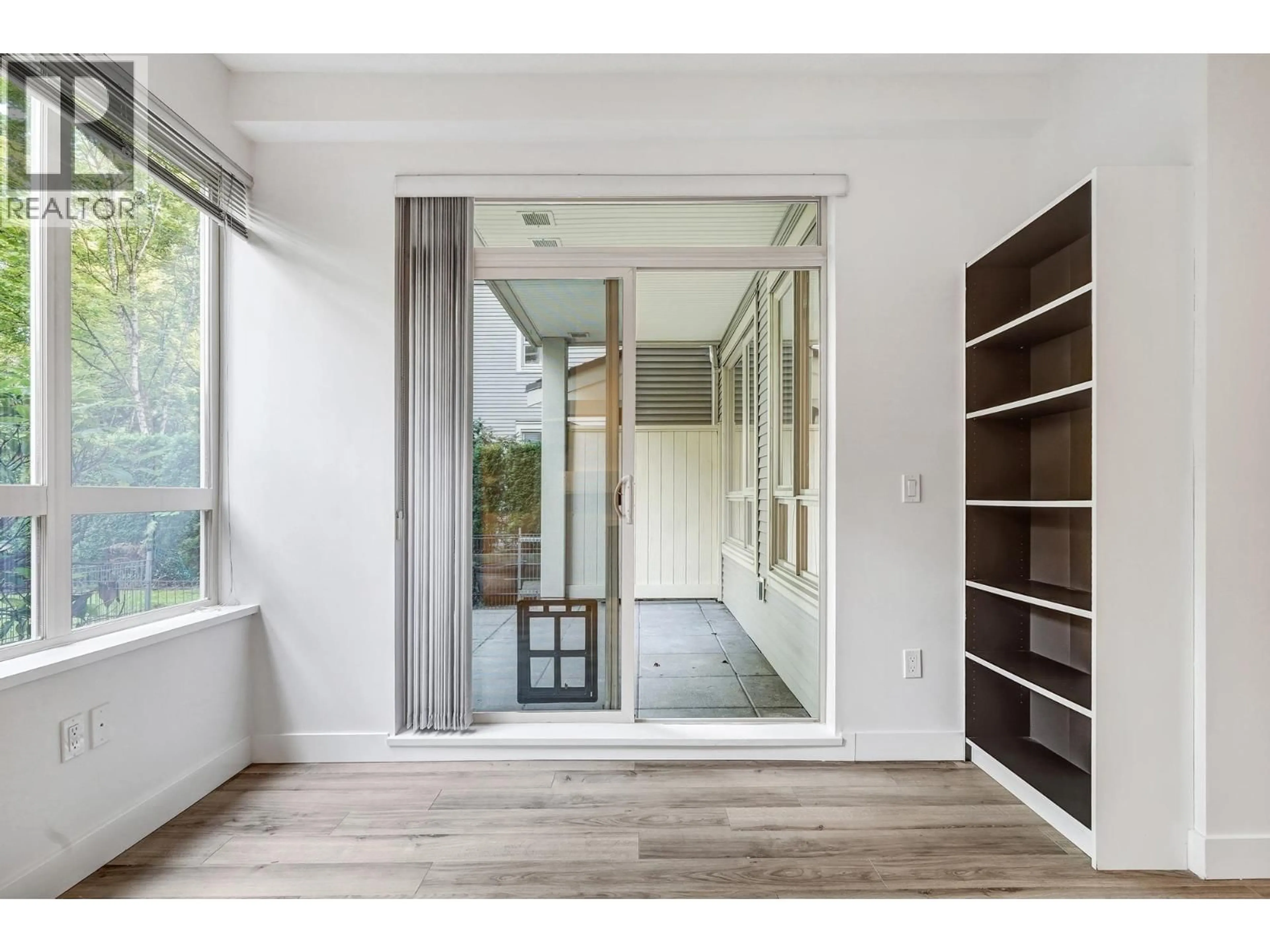 Indoor entryway for 127 - 801 KLAHANIE DRIVE, Port Moody British Columbia V3H5K4