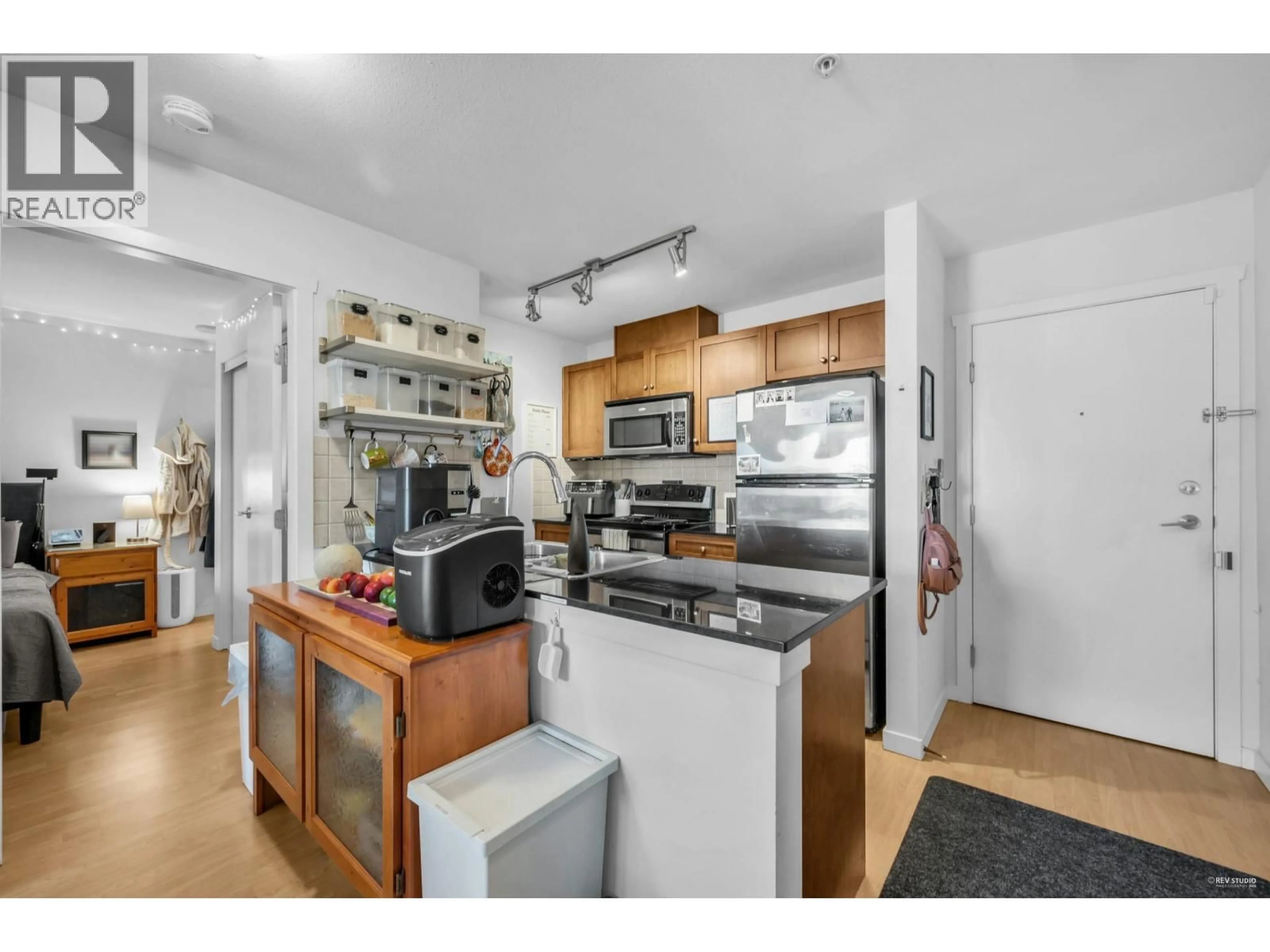 Standard kitchen, unknown for 603 - 415 COLUMBIA STREET, New Westminster British Columbia V3L0B4