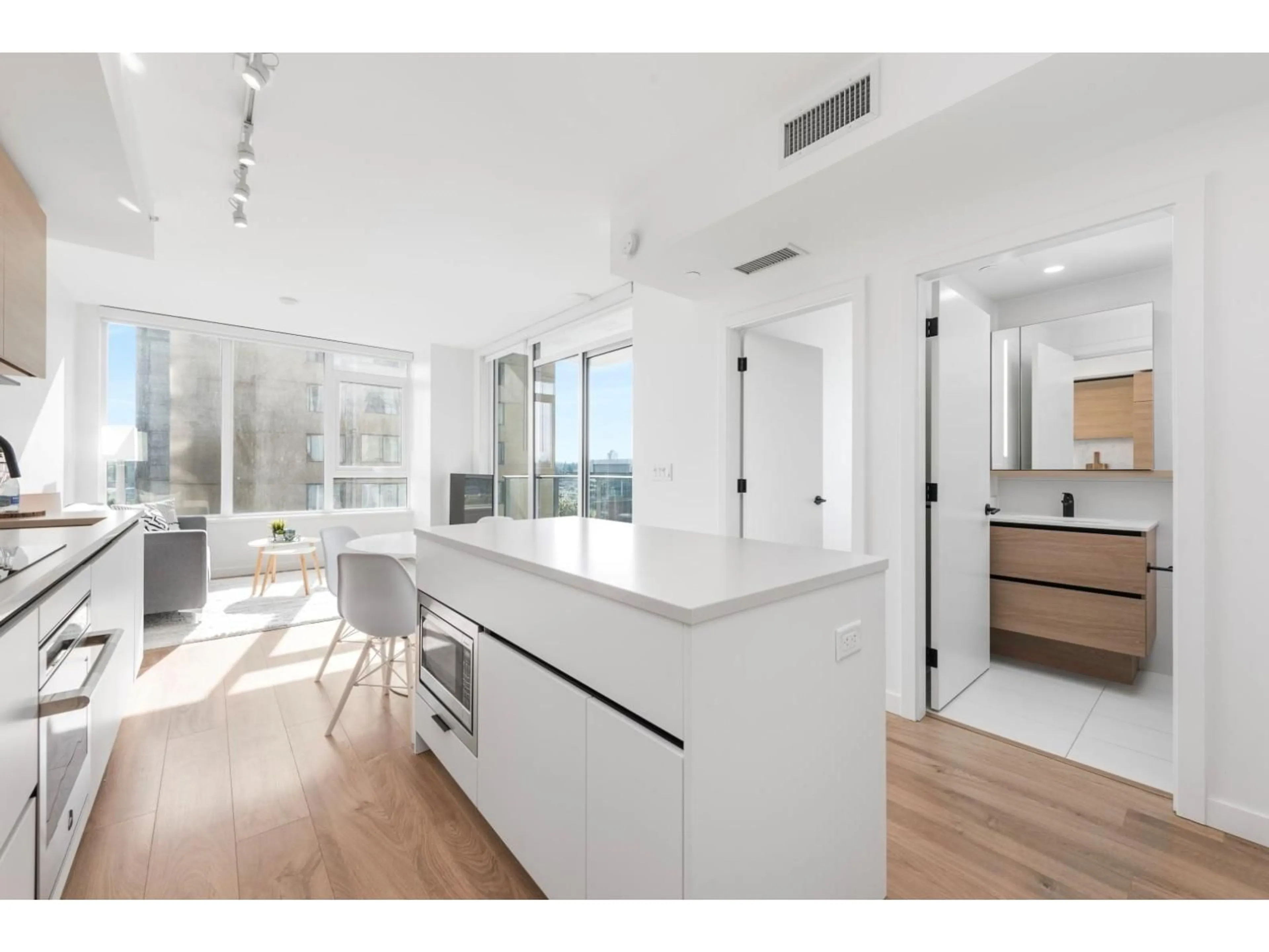Open concept kitchen, unknown for 1108 - 10448 UNIVERSITY, Surrey British Columbia V3T0S7