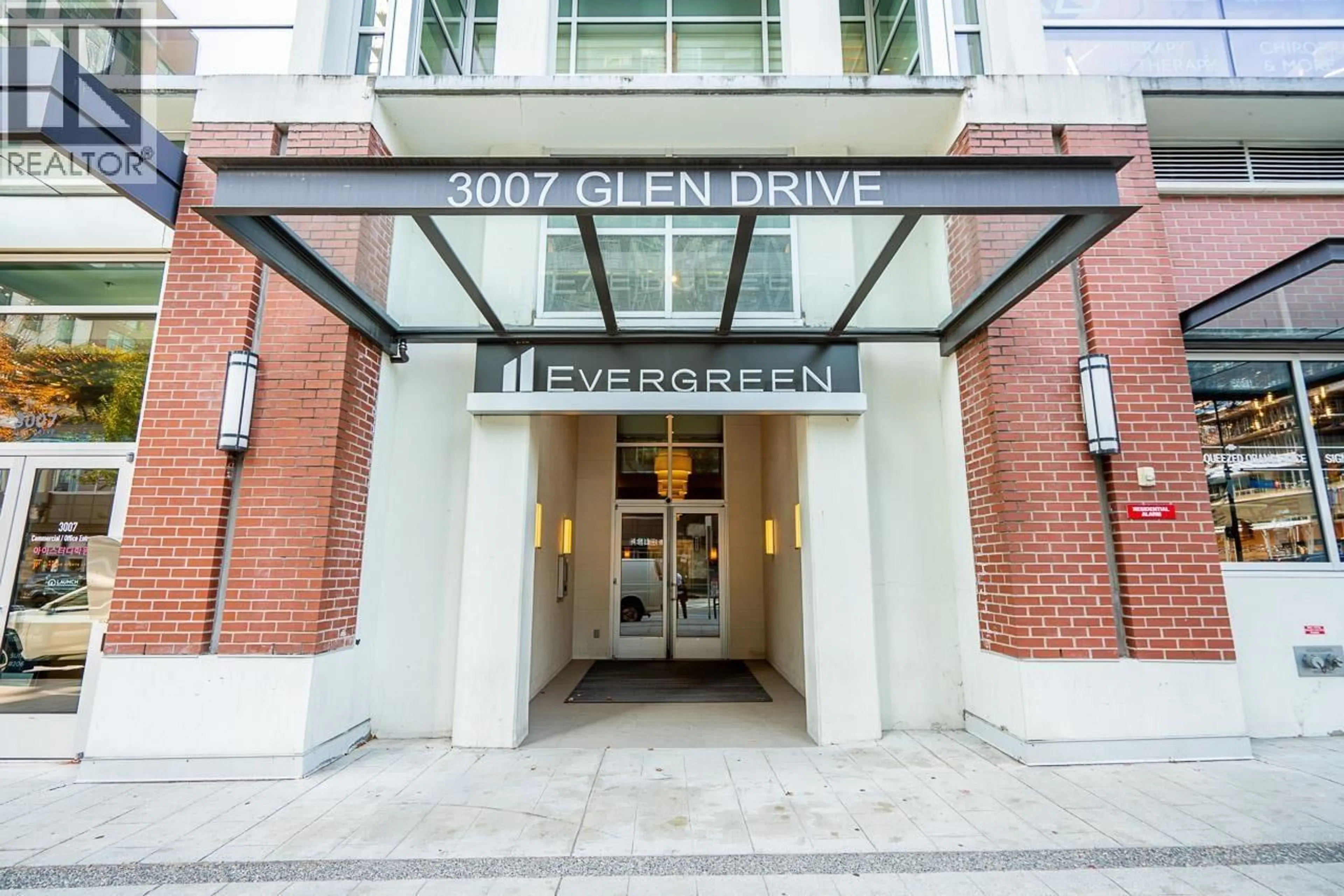 Indoor foyer for 2203 - 3007 GLEN DRIVE, Coquitlam British Columbia V3B0L8