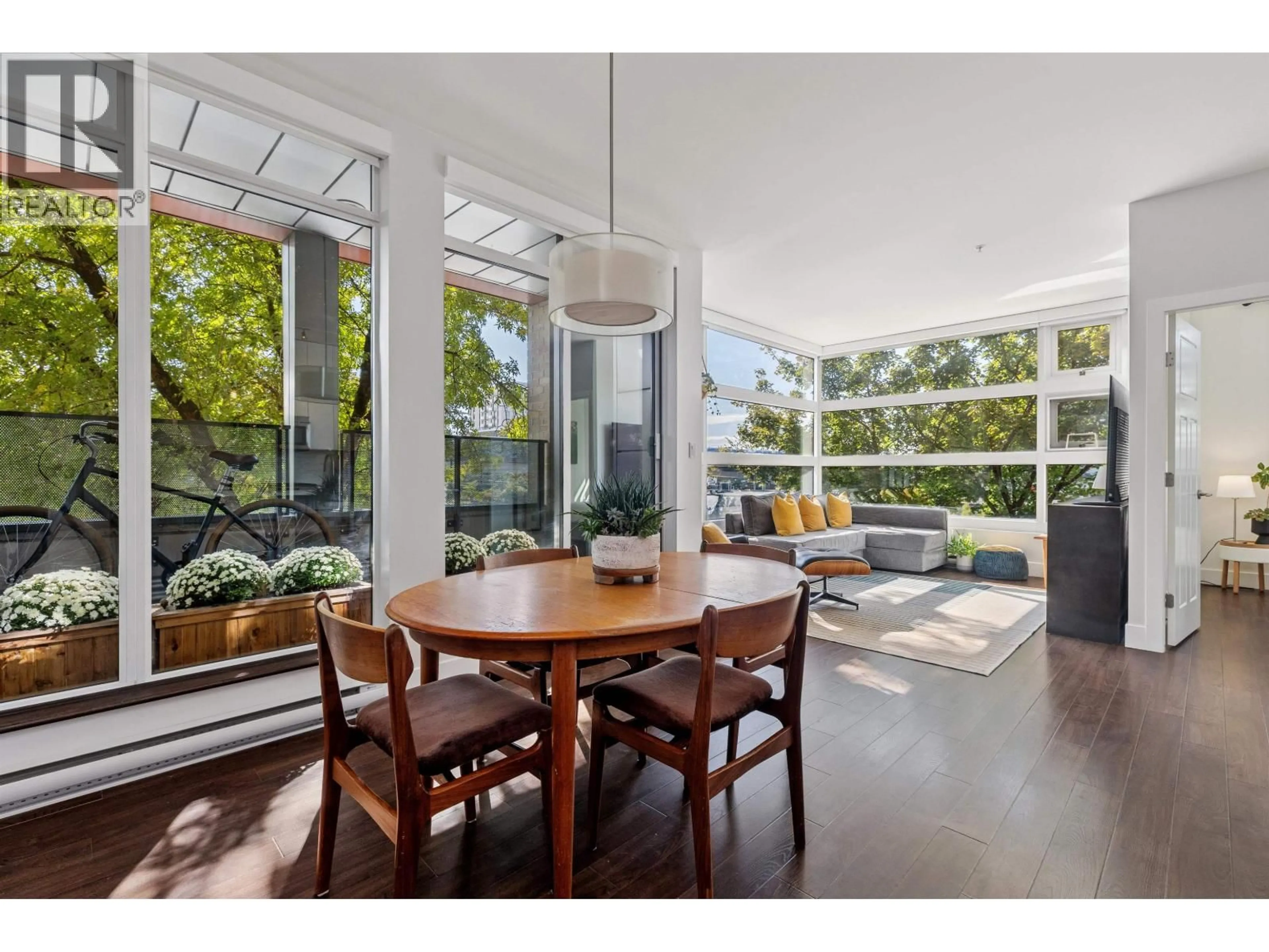 Dining room, unknown for 214 - 2250 COMMERCIAL DRIVE, Vancouver British Columbia V5N5P9