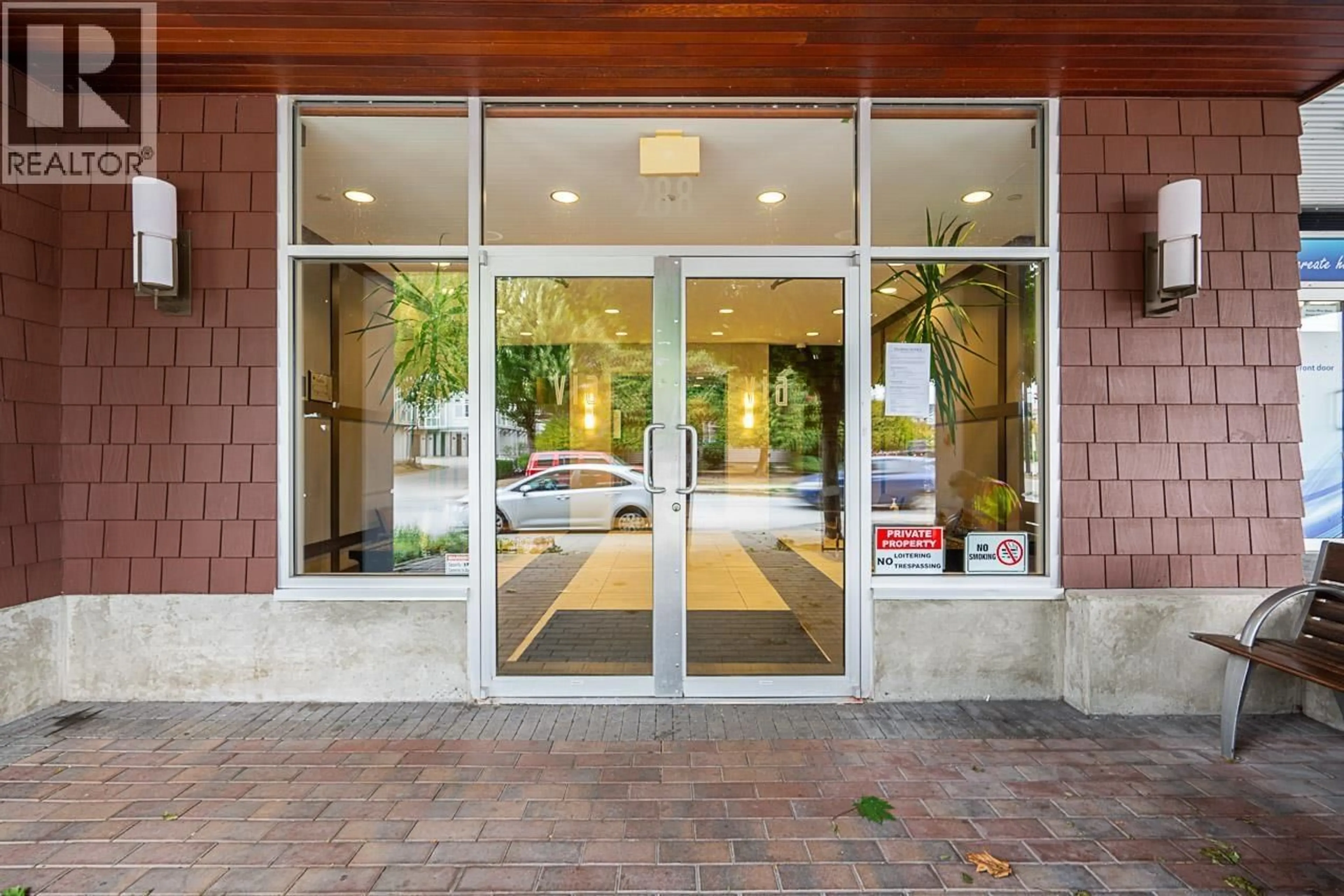 Indoor foyer for 202 - 288 HAMPTON STREET, New Westminster British Columbia V3M5L9