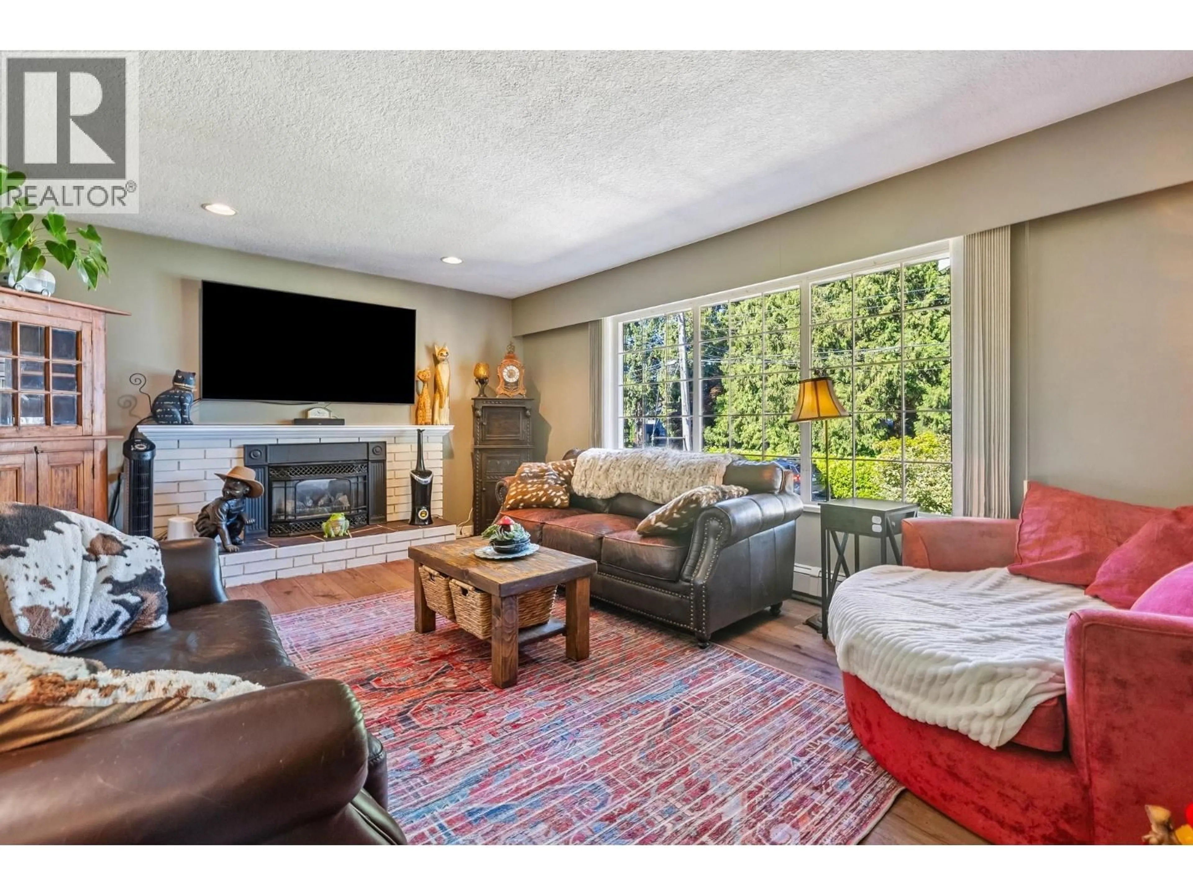 Living room with furniture, unknown for 1554 FARRELL CRESCENT, Delta British Columbia V4L1T8