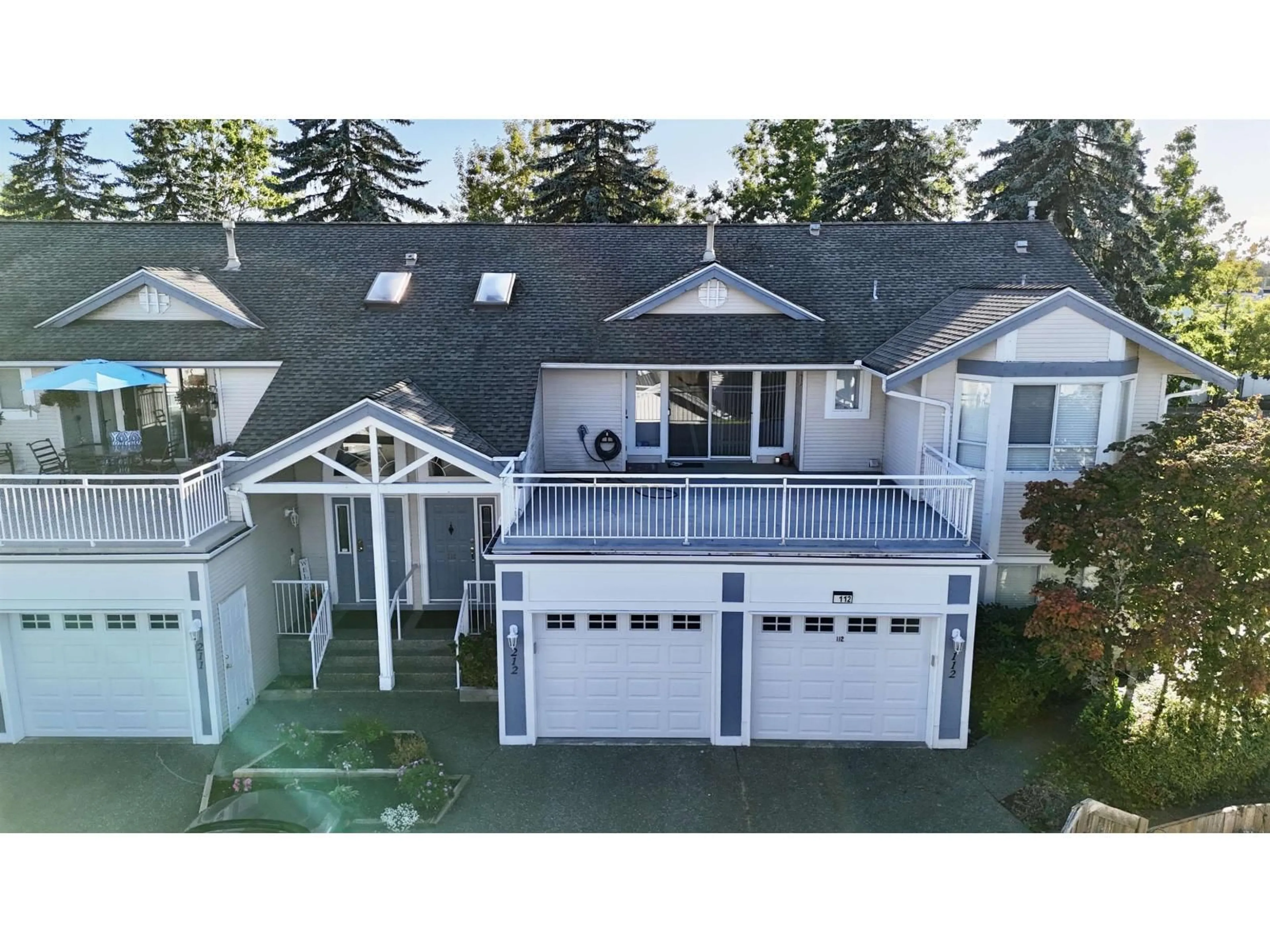 A pic from outside/outdoor area/front of a property/back of a property/a pic from drone, unknown for 212 - 9072 FLEETWOOD, Surrey British Columbia V3R0M6