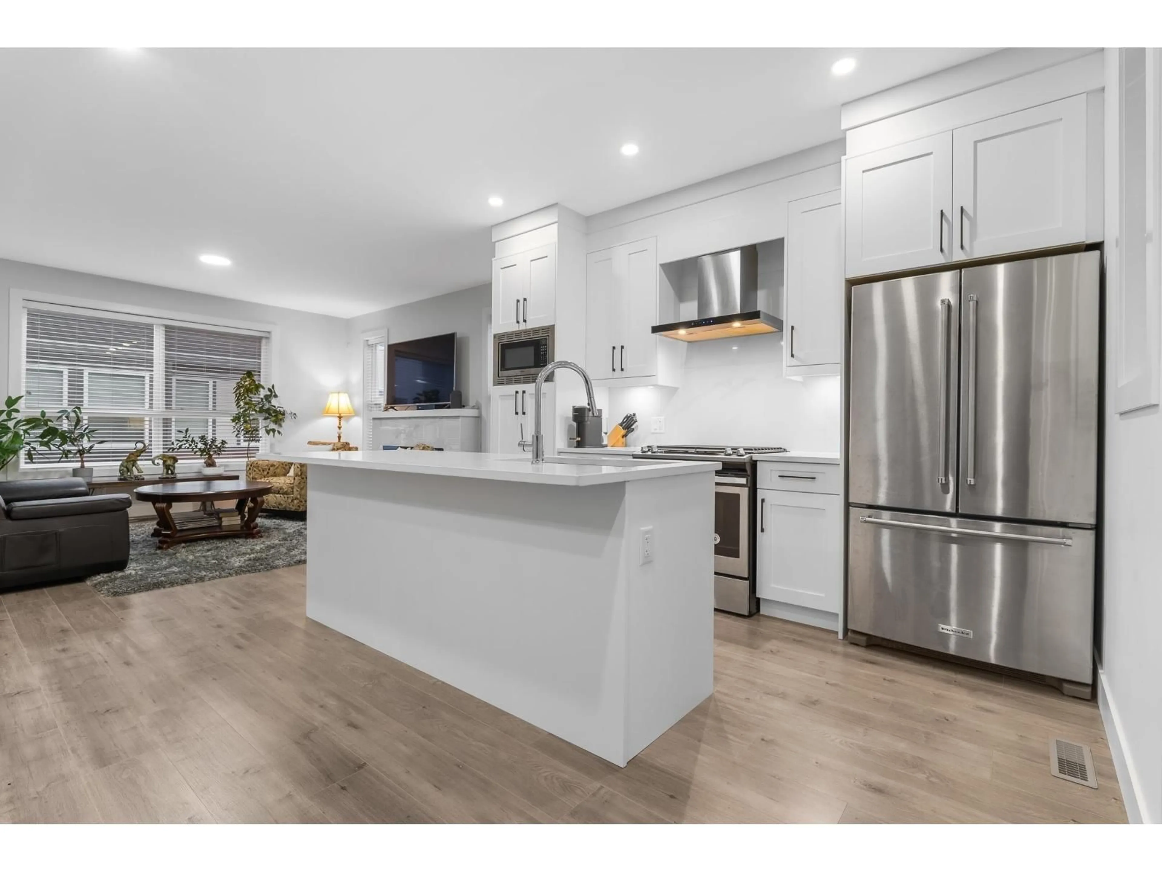 Open concept kitchen, unknown for 4 - 34703 OLD YALE, Abbotsford British Columbia V3G1C2
