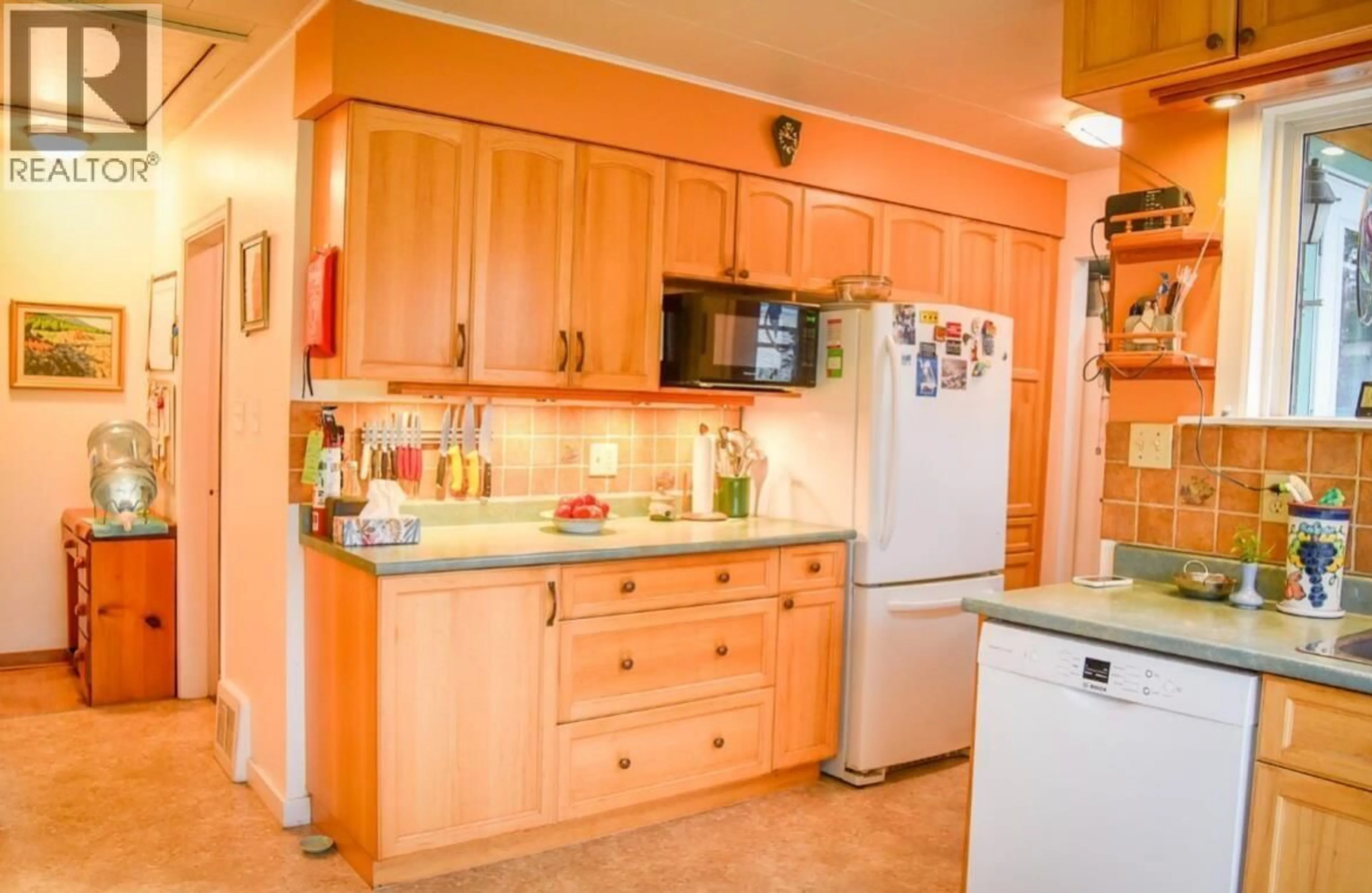 Standard kitchen, unknown for 4822 HALLIWELL AVENUE, Terrace British Columbia V8G2J4