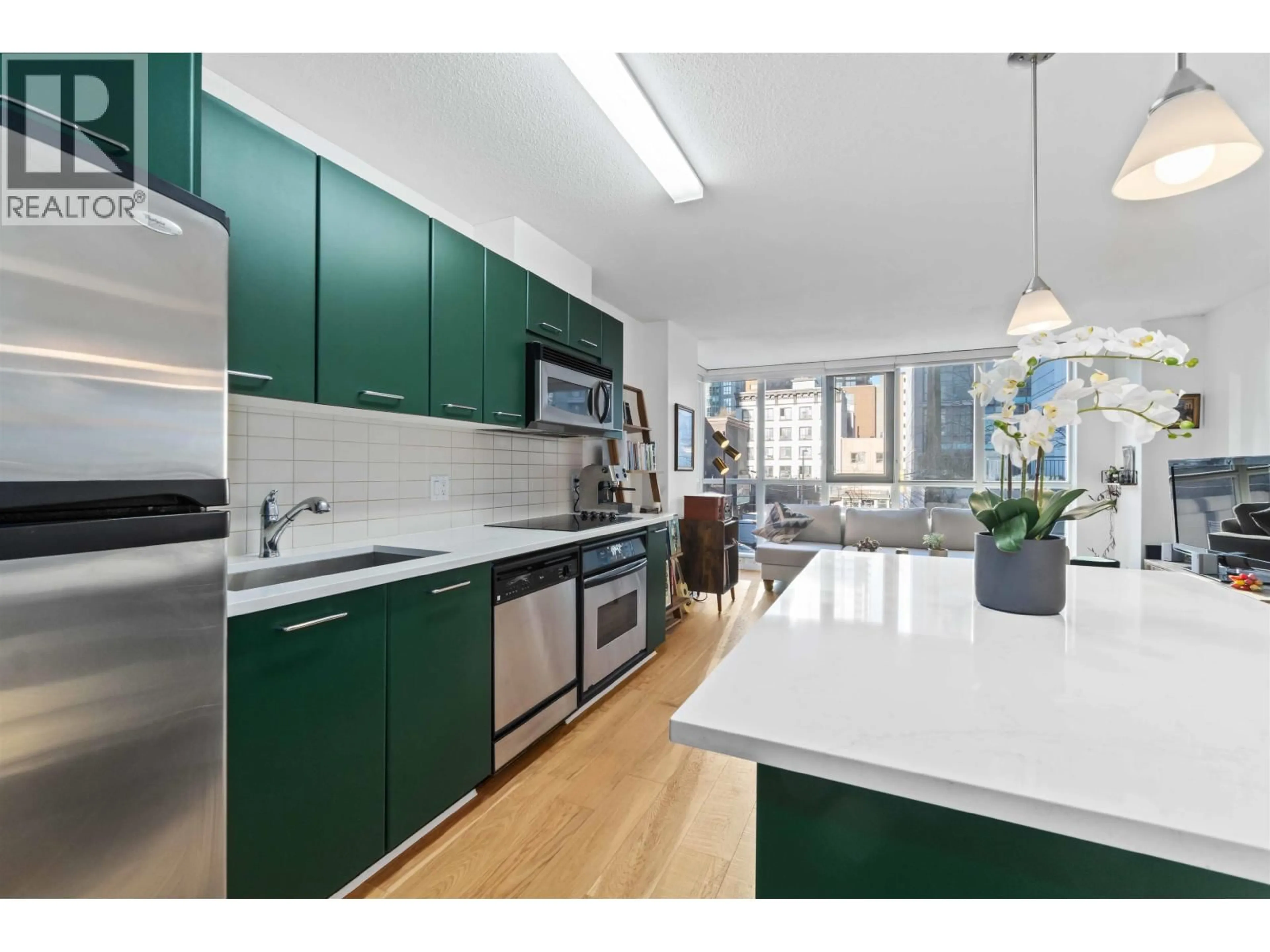 Open concept kitchen, ceramic/tile floor for 310 - 1155 SEYMOUR STREET, Vancouver British Columbia V6B1K2
