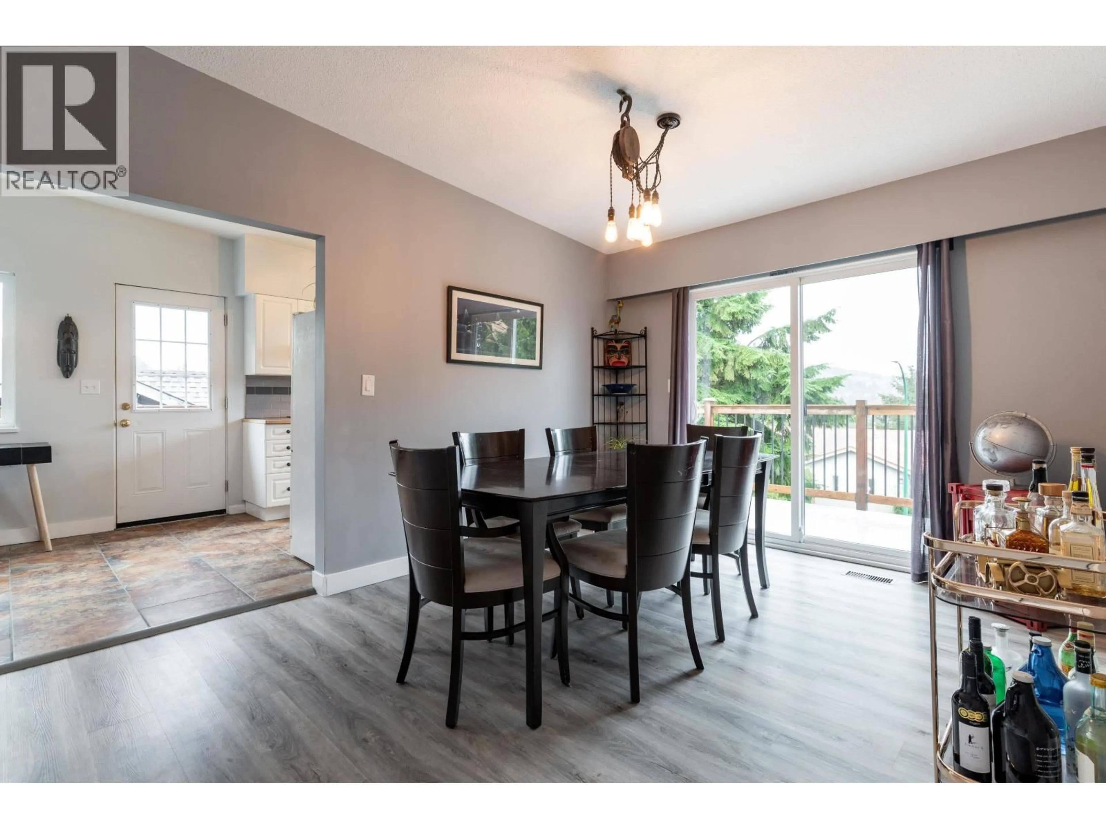 Dining room, wood/laminate floor for 4164 FAIRWAY PLACE, North Vancouver British Columbia V7G1Y9