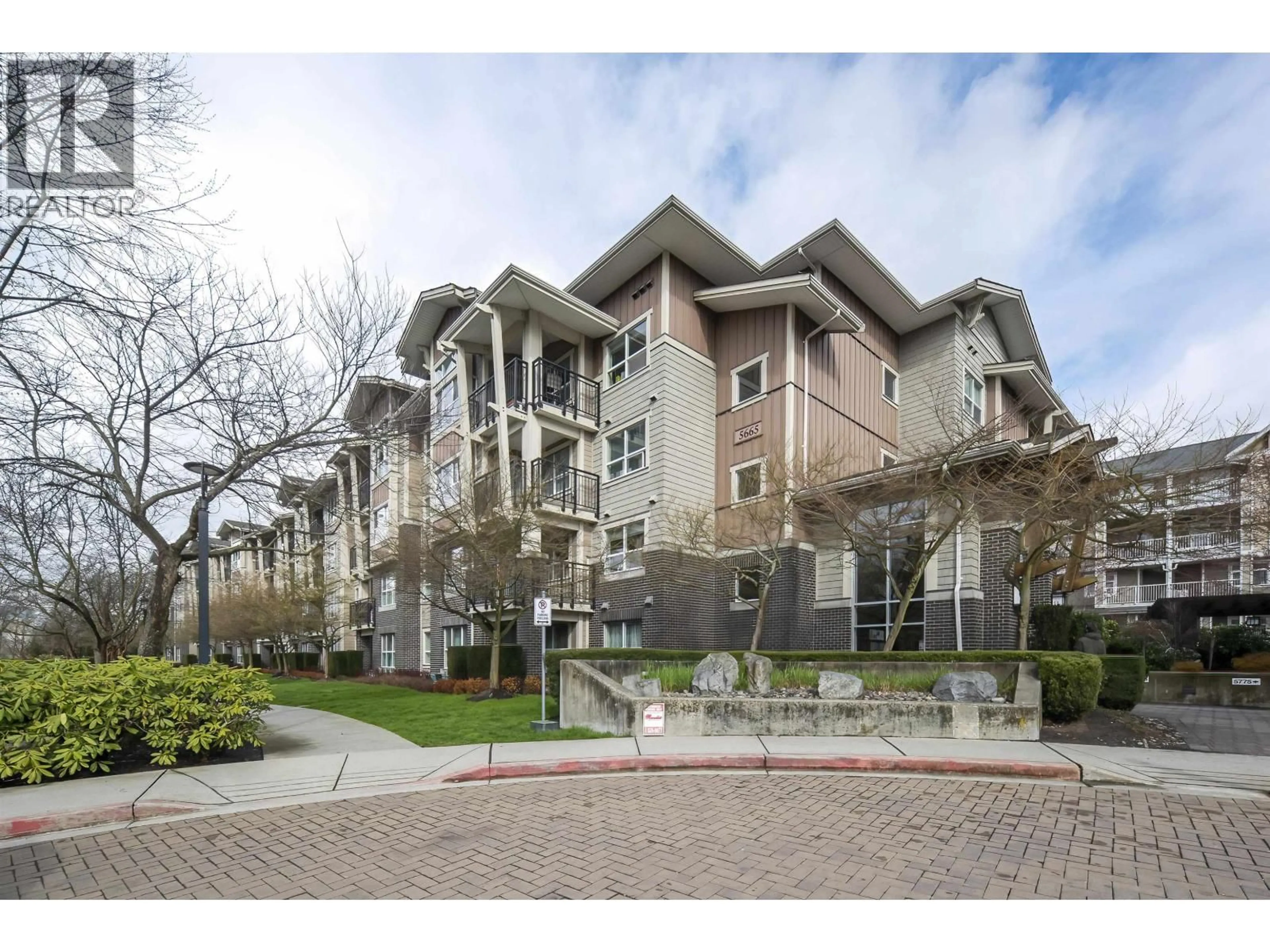 Unknown for 106 - 5665 IRMIN STREET, Burnaby British Columbia V5J0C4