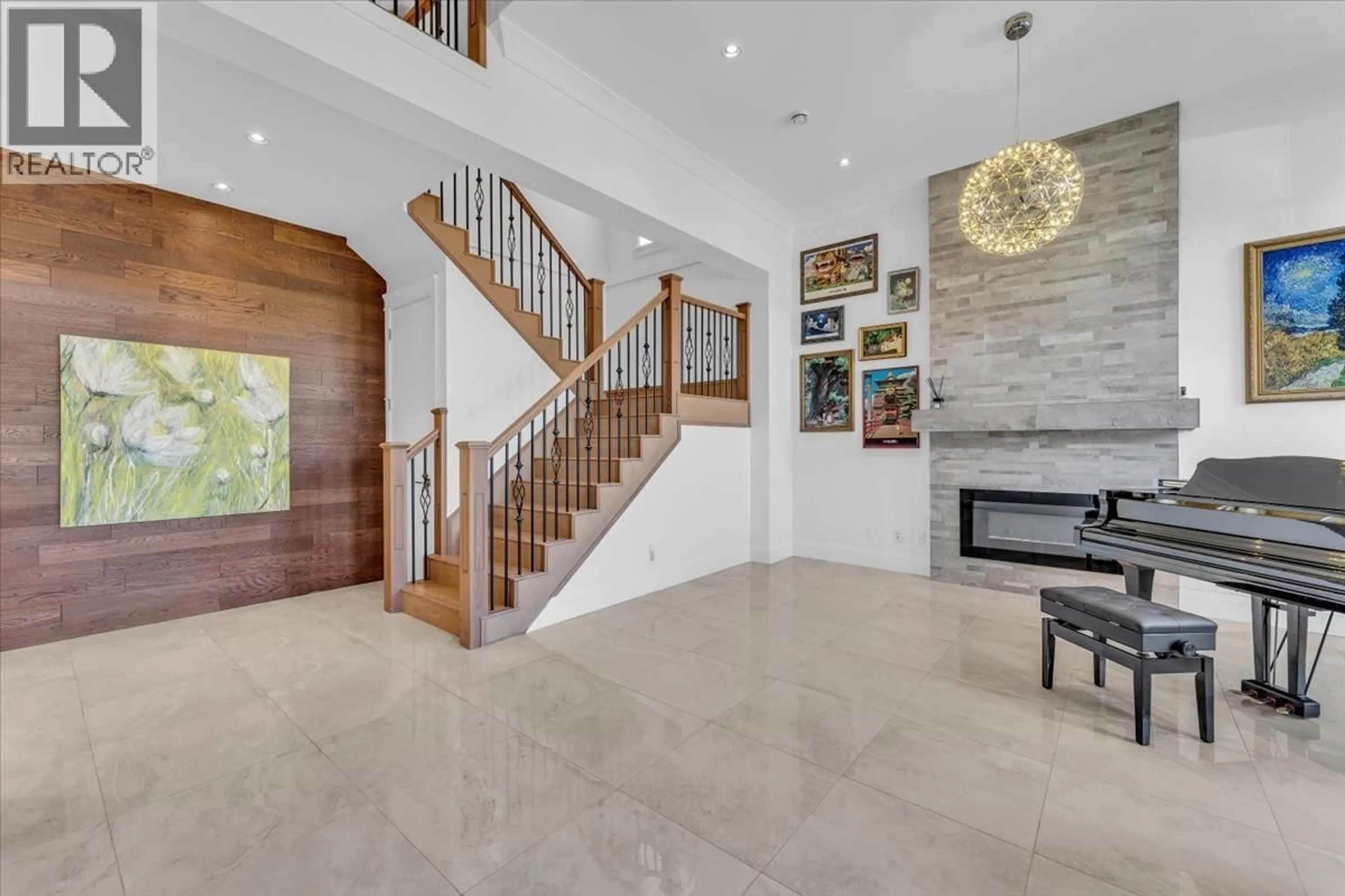 Indoor foyer for 2268 LATIMER AVENUE, Coquitlam British Columbia V3K3J5