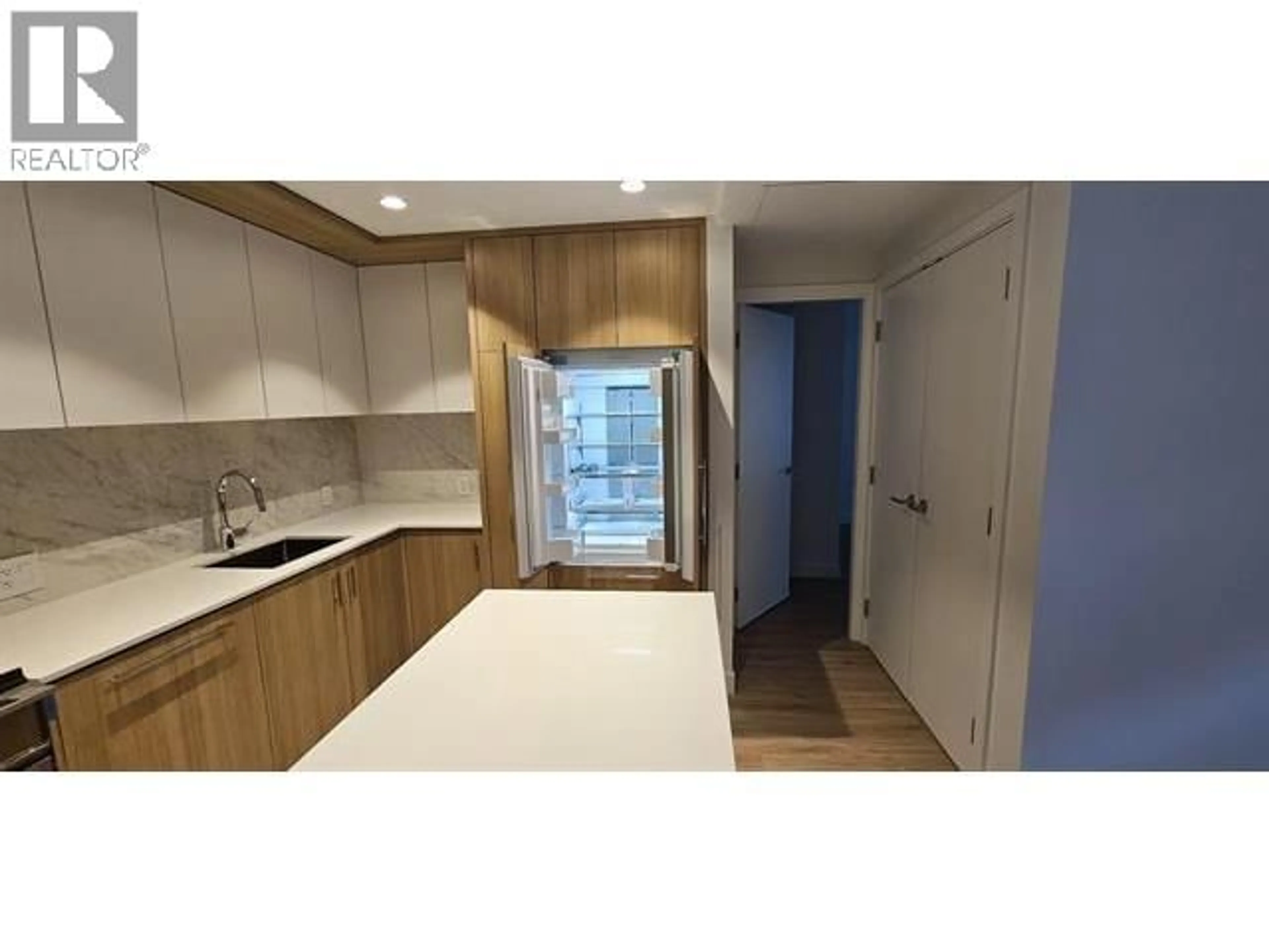Unknown for 208 - 6085 IRMIN STREET, Burnaby British Columbia V5J0J7