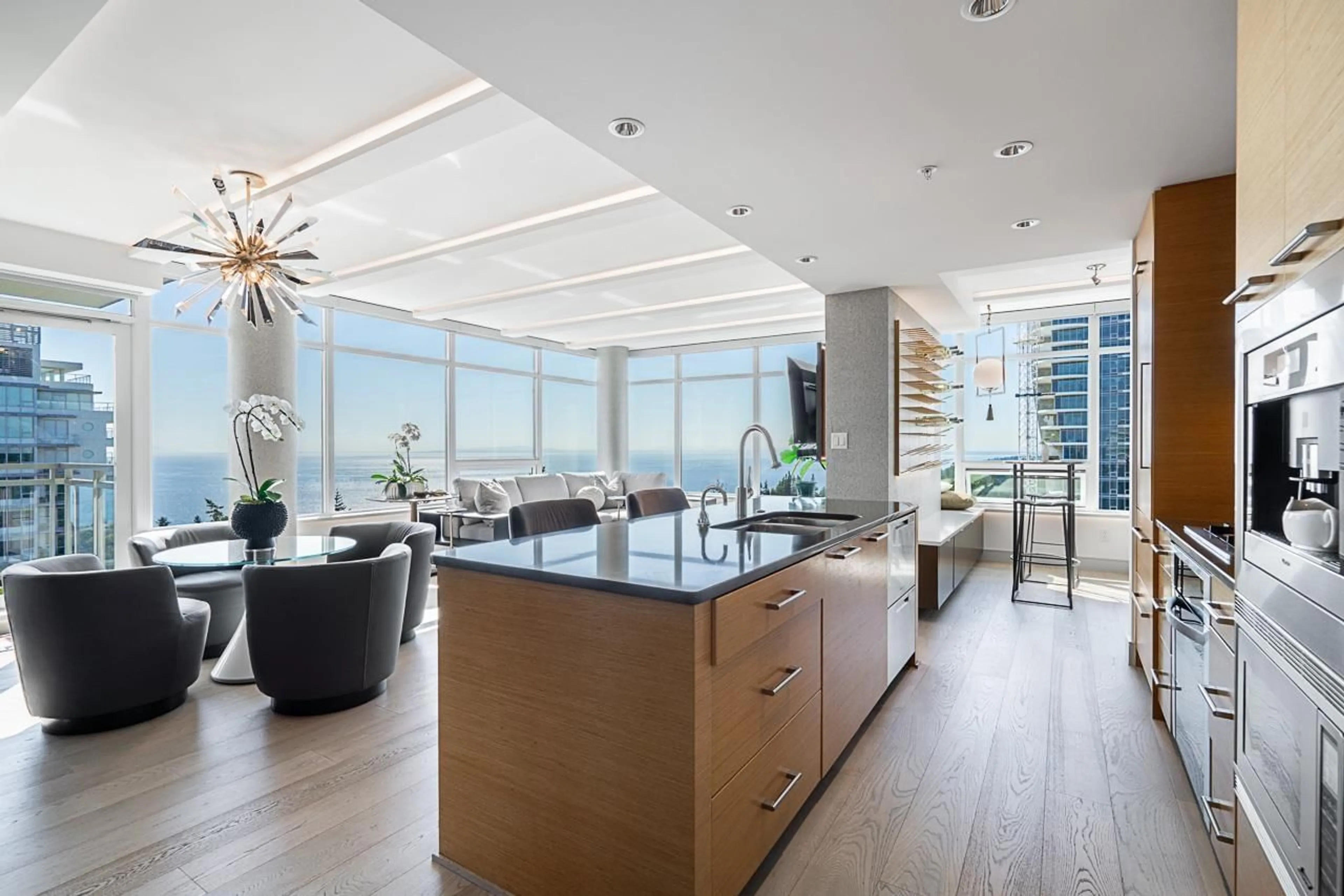 Open concept kitchen, unknown for 1402 - 15152 RUSSELL, White Rock British Columbia V4B0A3