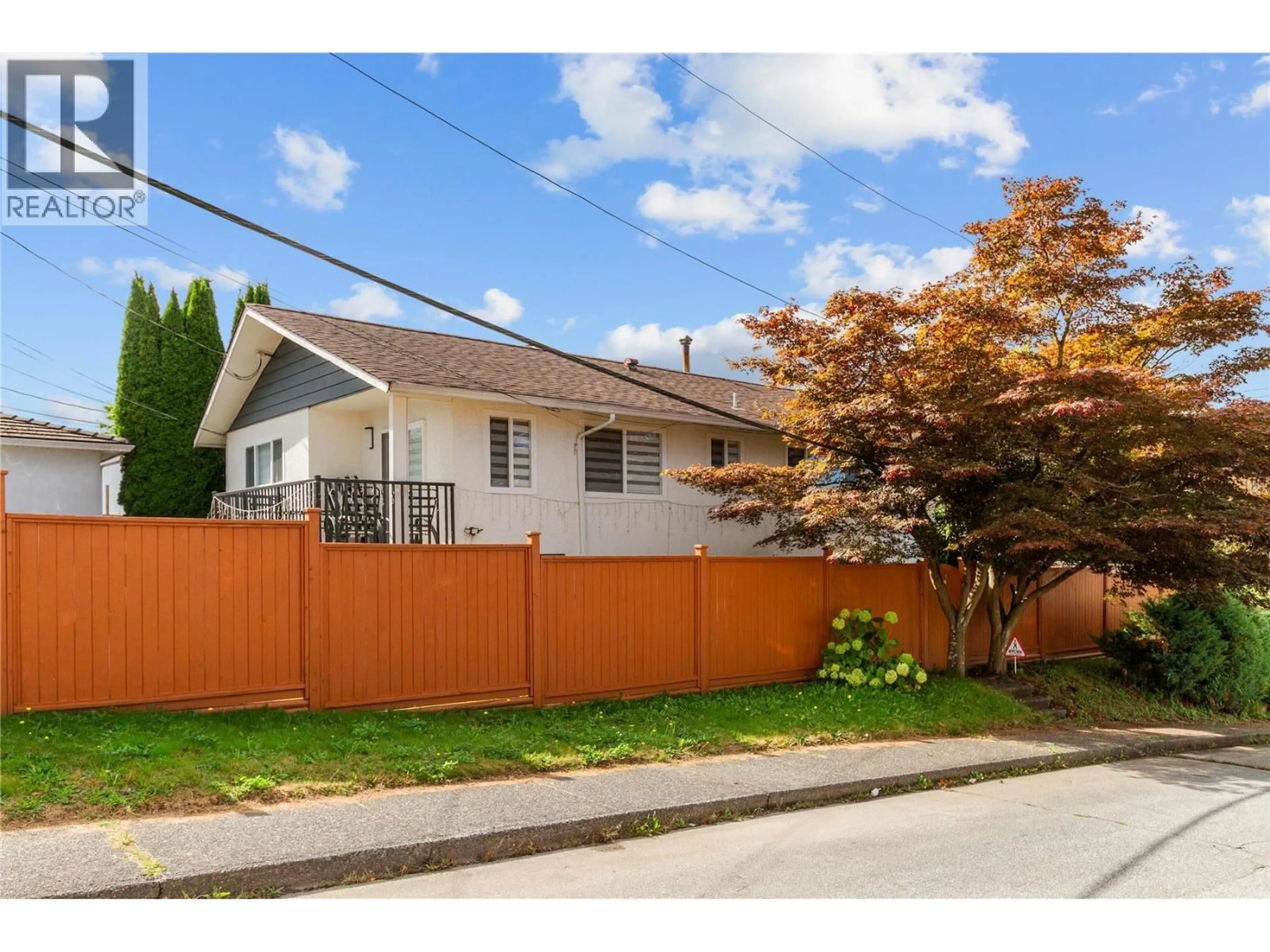 A pic from outside/outdoor area/front of a property/back of a property/a pic from drone, street for 3708 PRICE STREET, Burnaby British Columbia V5G2K8