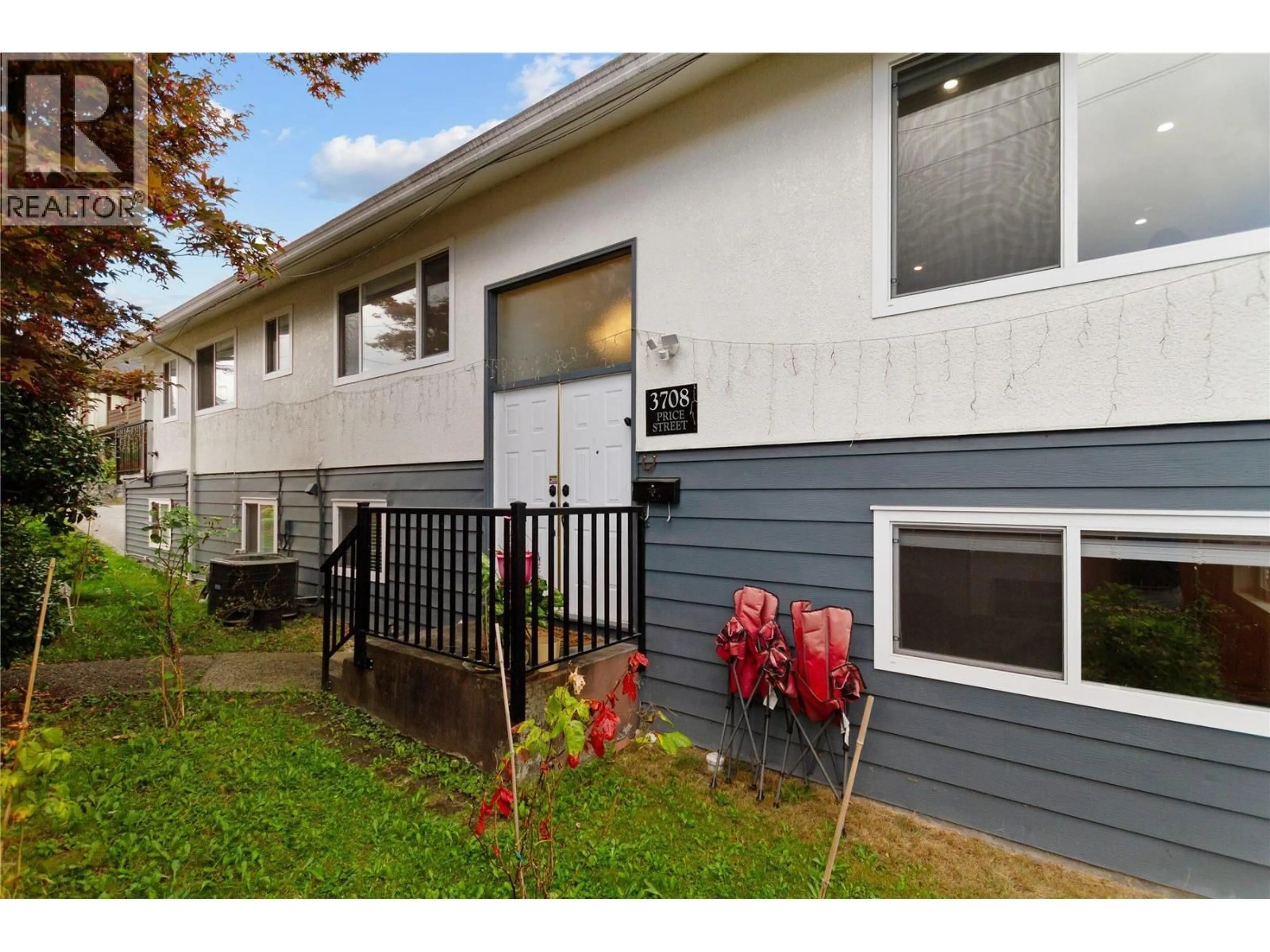 Home with vinyl exterior material, street for 3708 PRICE STREET, Burnaby British Columbia V5G2K8