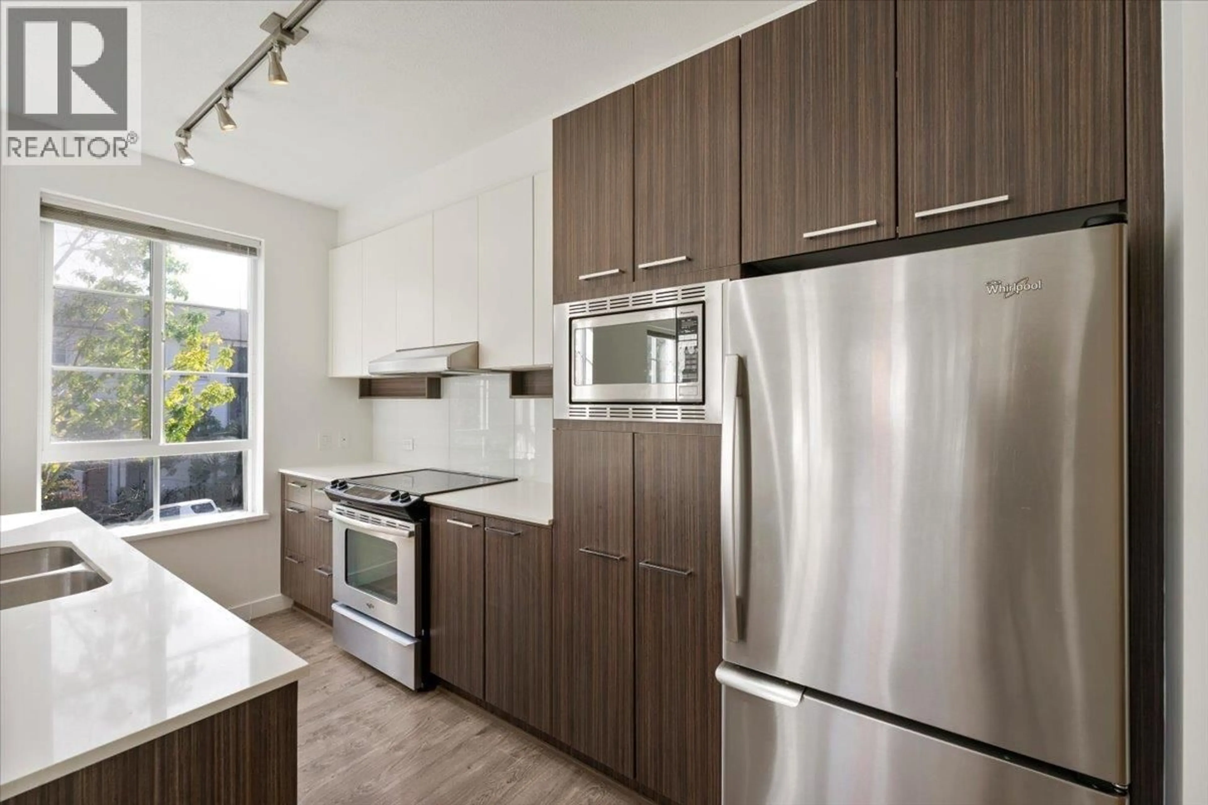Standard kitchen, unknown for 215 - 545 FOSTER AVENUE, Coquitlam British Columbia V3J0B3