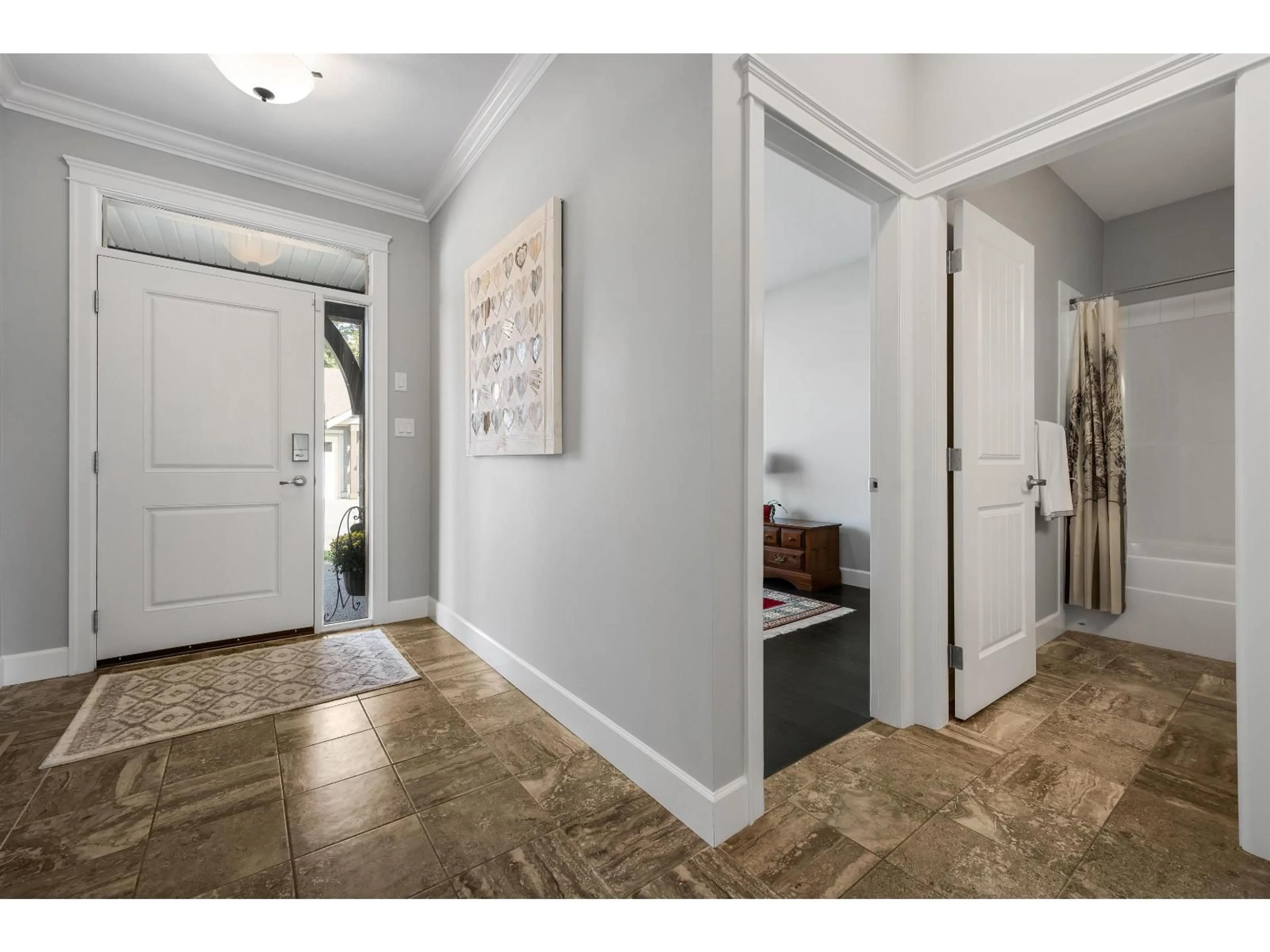 Indoor entryway for 18 - 45900 SOUTH SUMAS ROAD, Chilliwack British Columbia V2R0S9